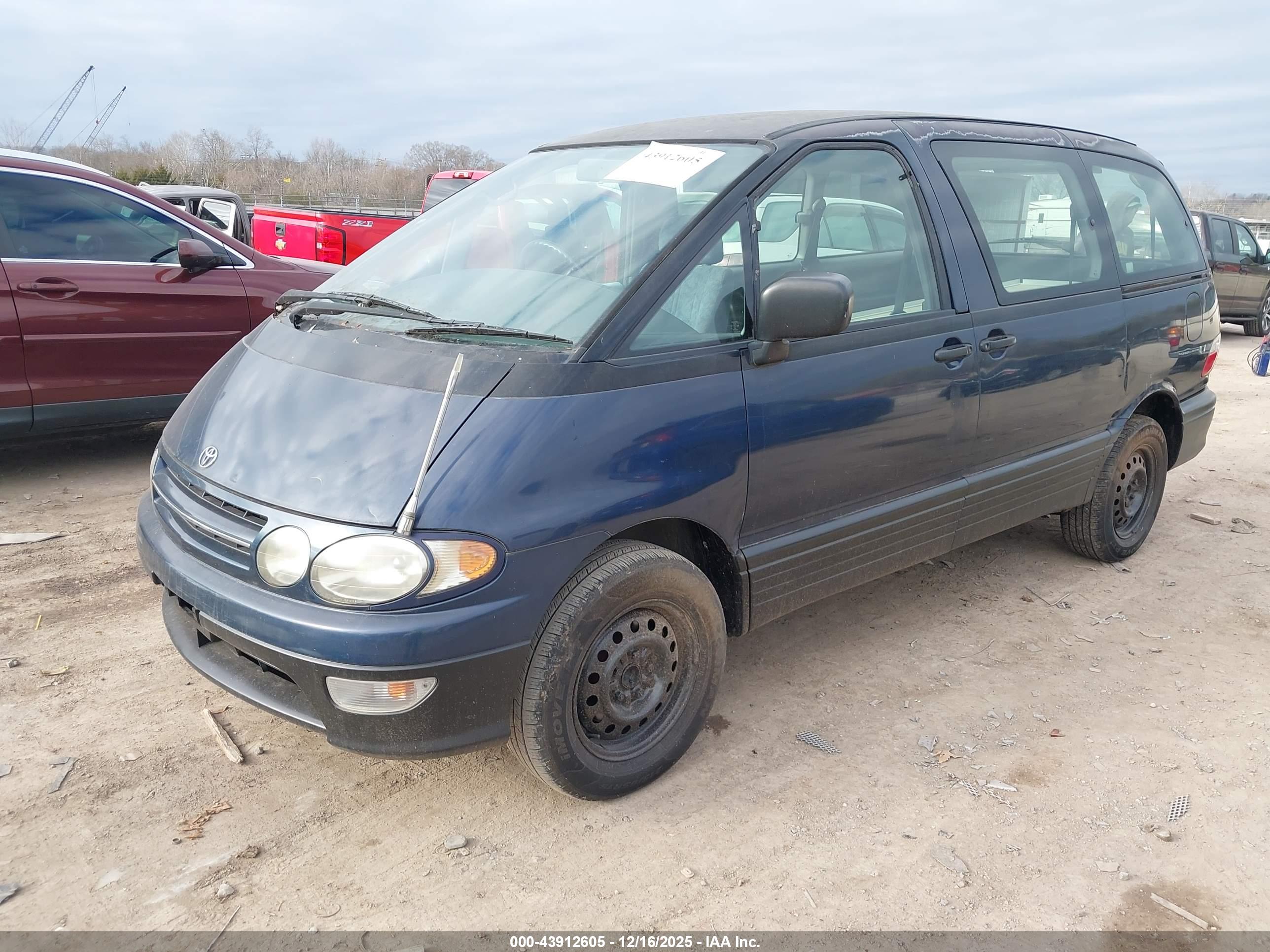 TOYOTA PREVIA image 2