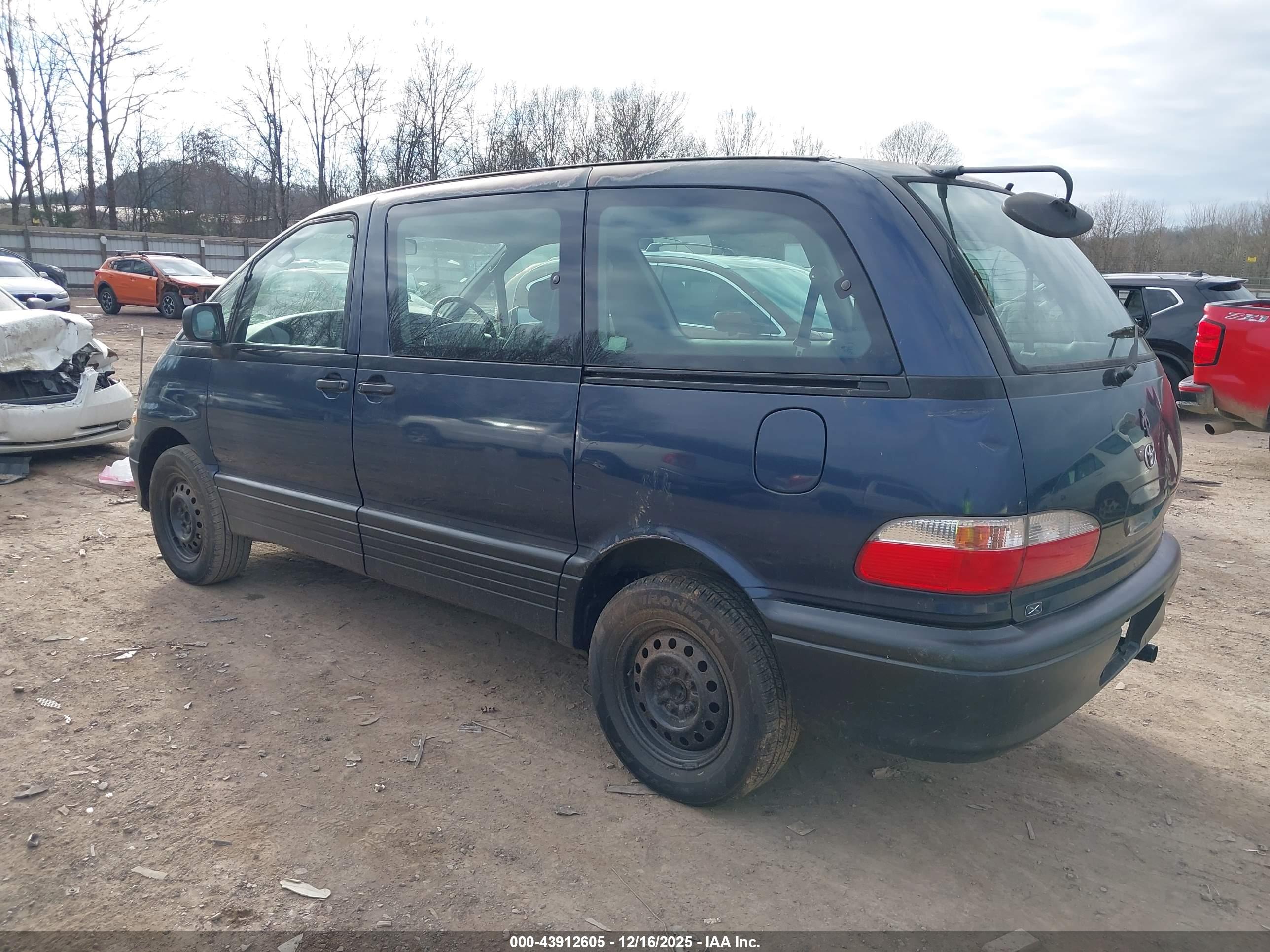 TOYOTA PREVIA image 3