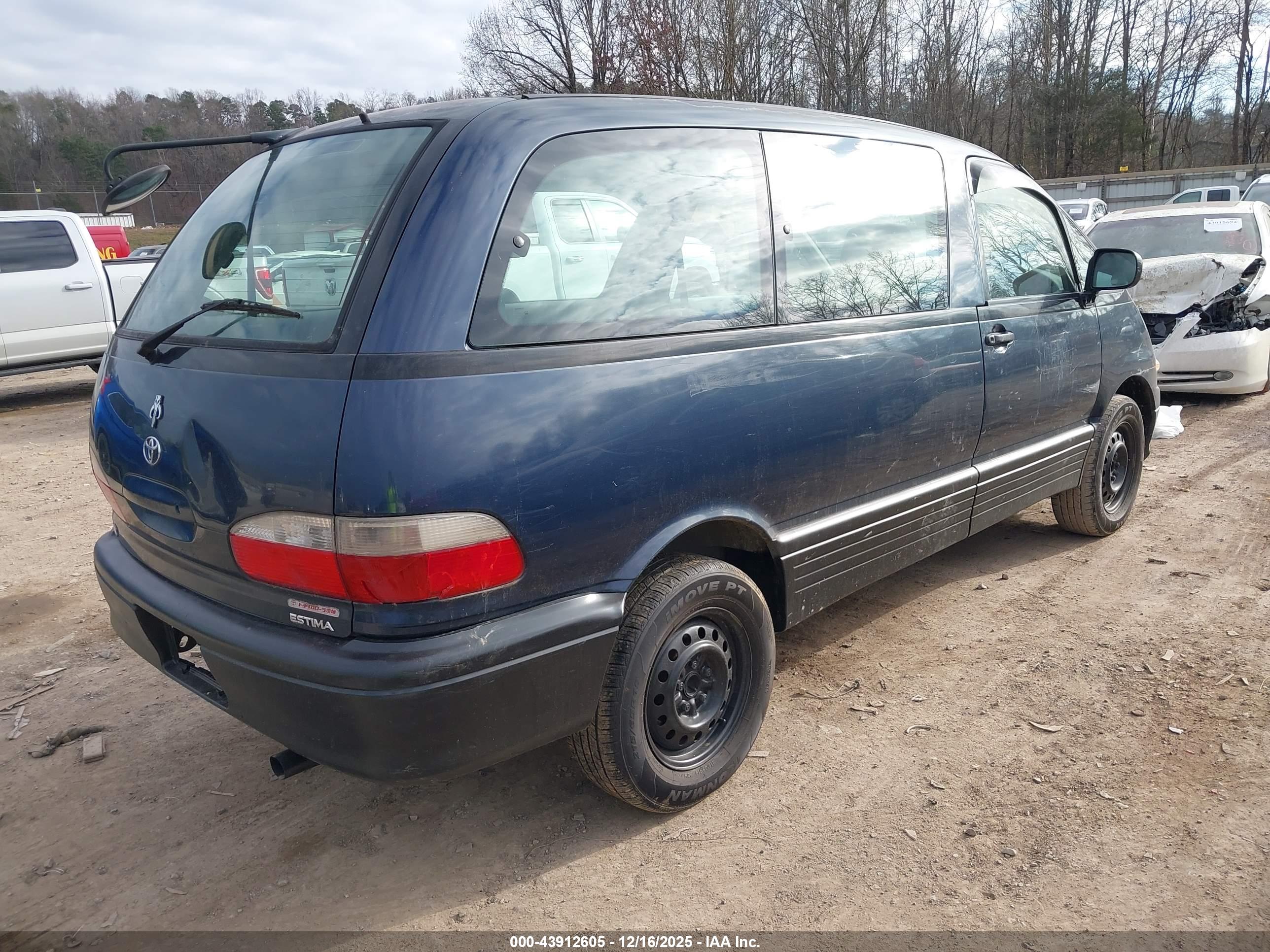 TOYOTA PREVIA image 4