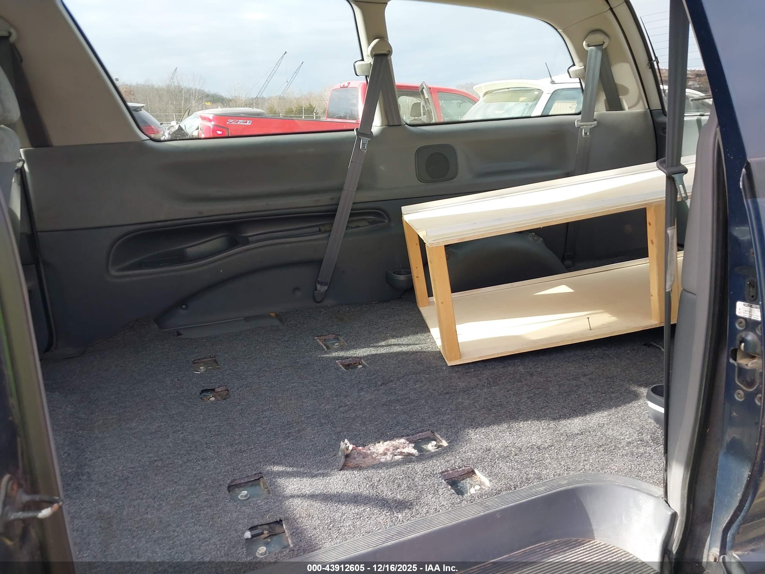 TOYOTA PREVIA image 8