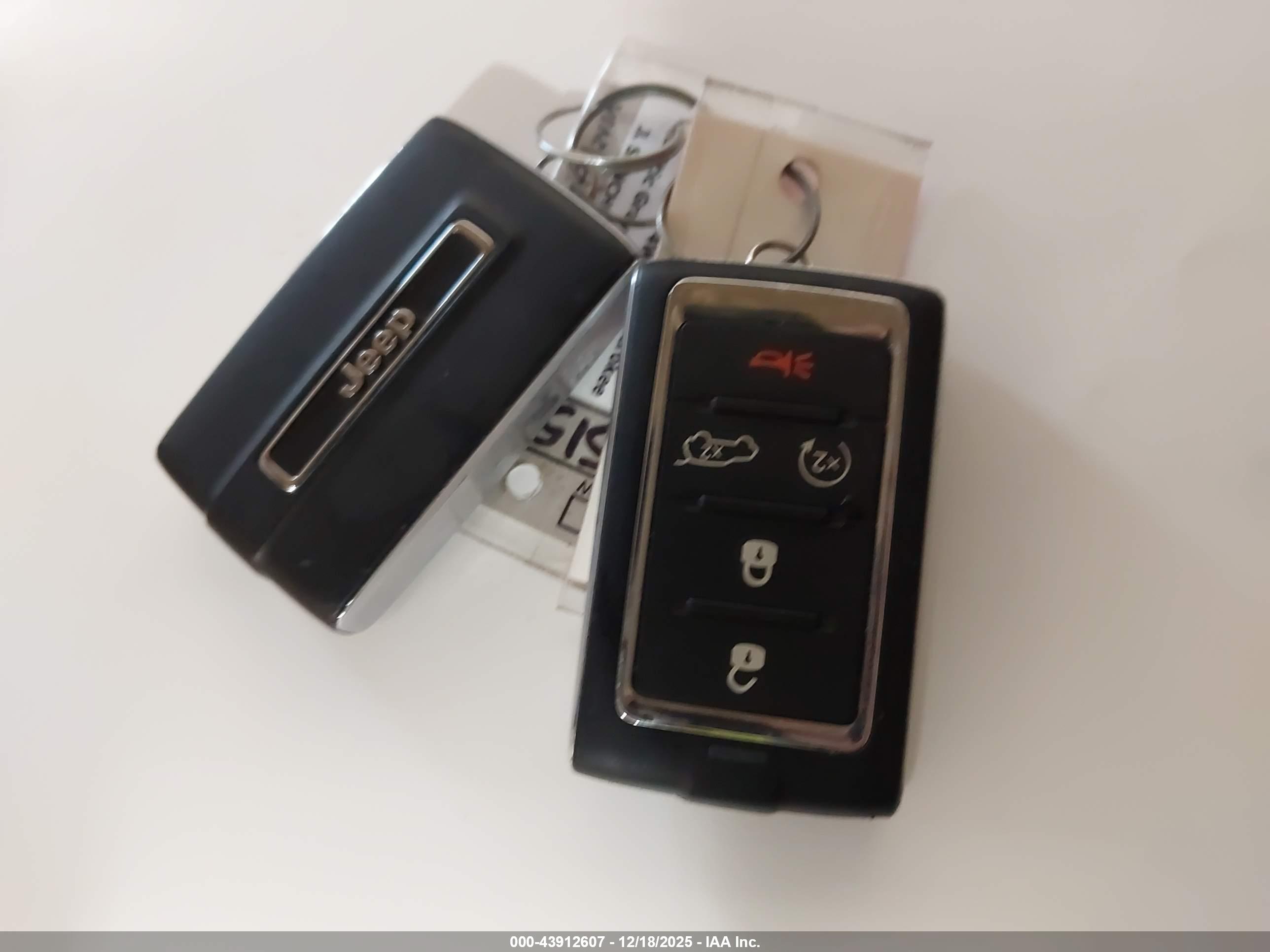 JEEP GRAND image 11