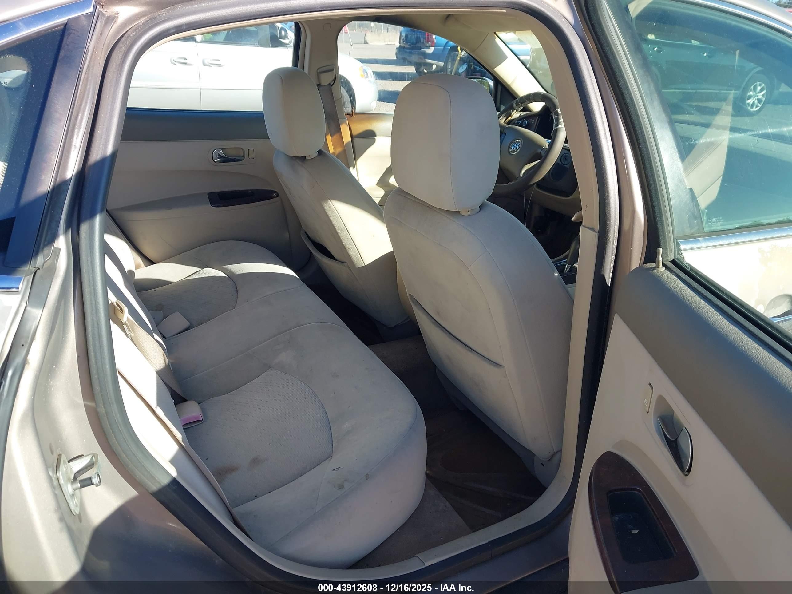 BUICK LACROSSE image 8