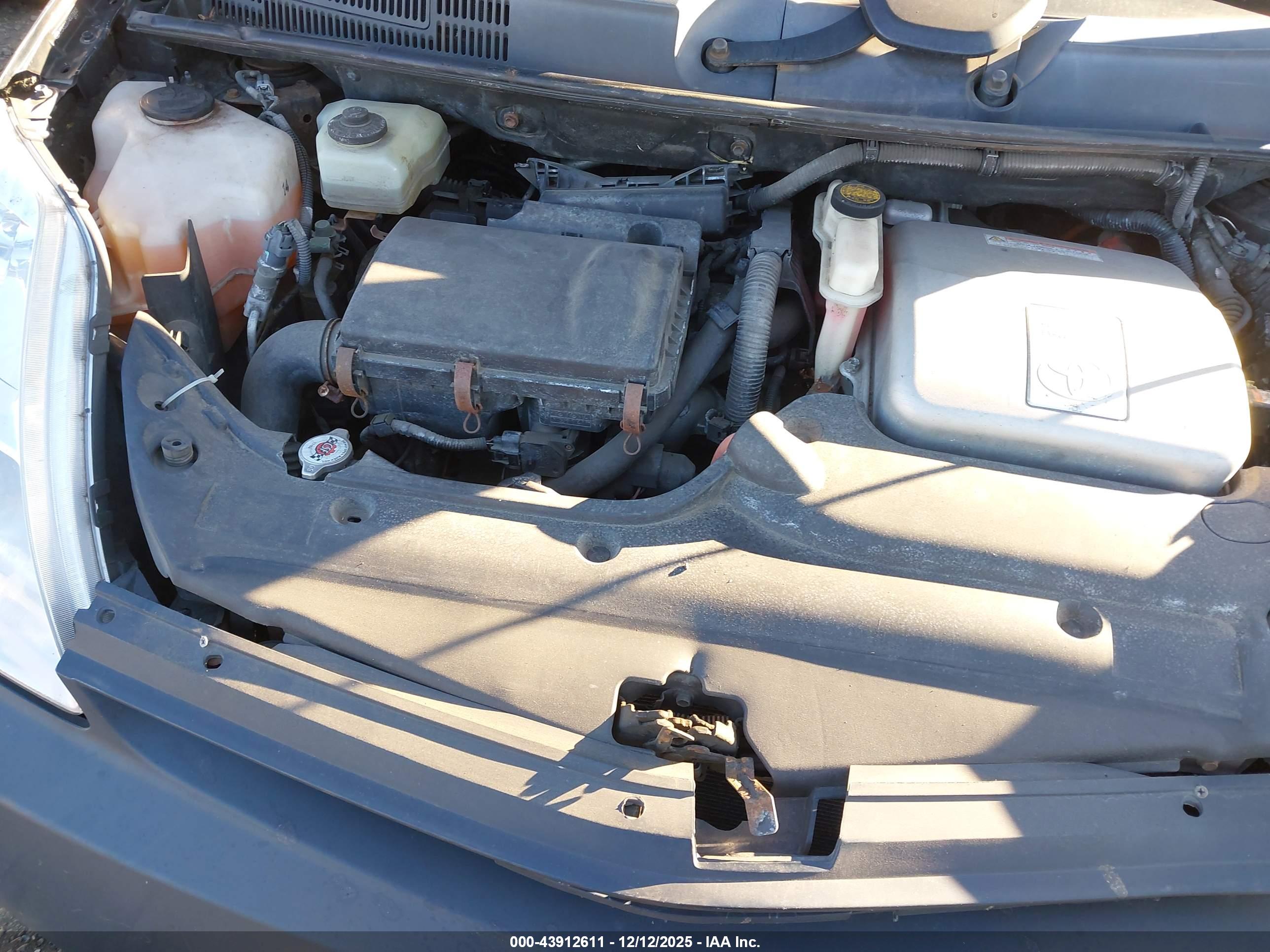 TOYOTA PRIUS image 10