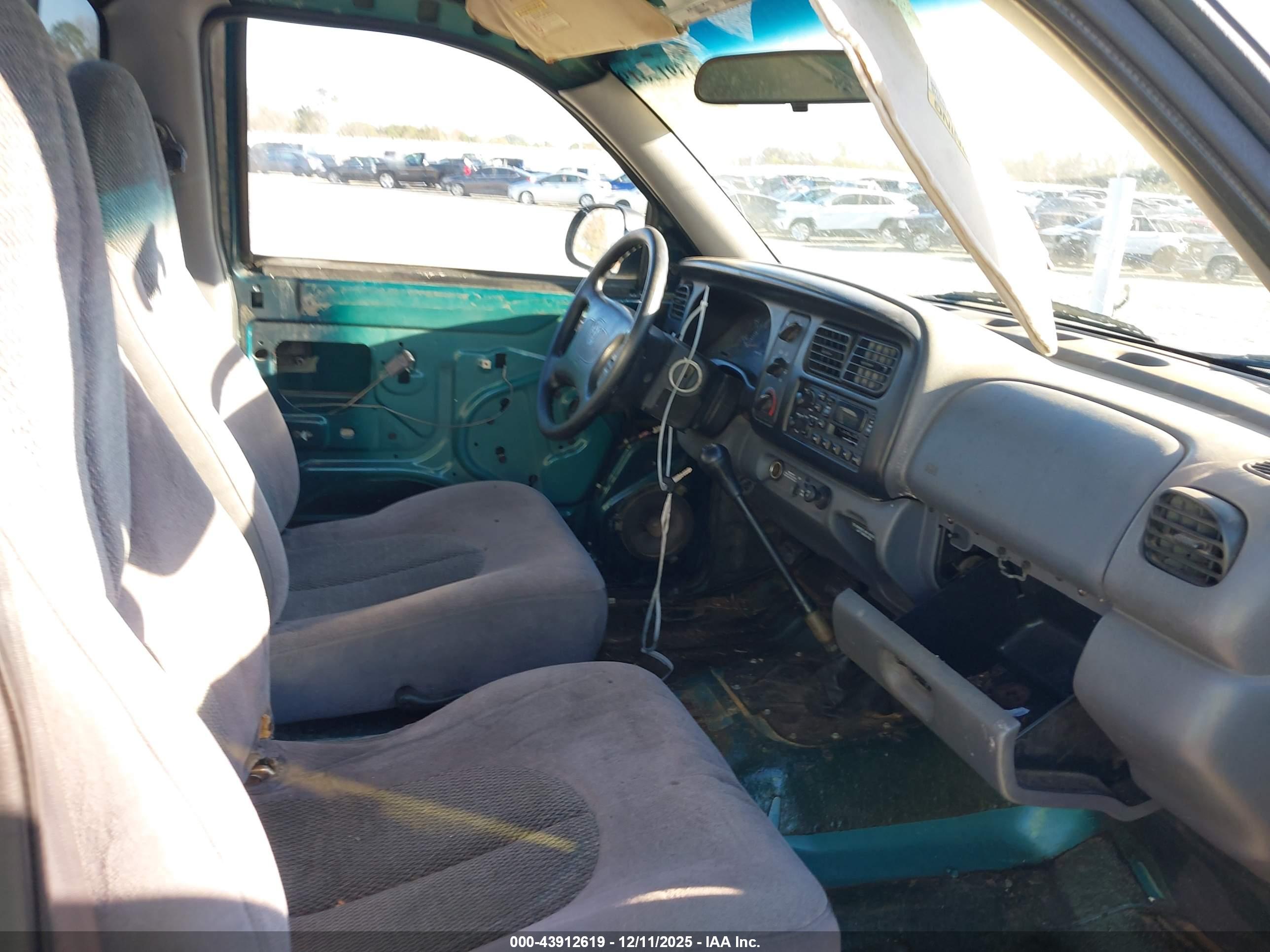 DODGE DAKOTA image 5