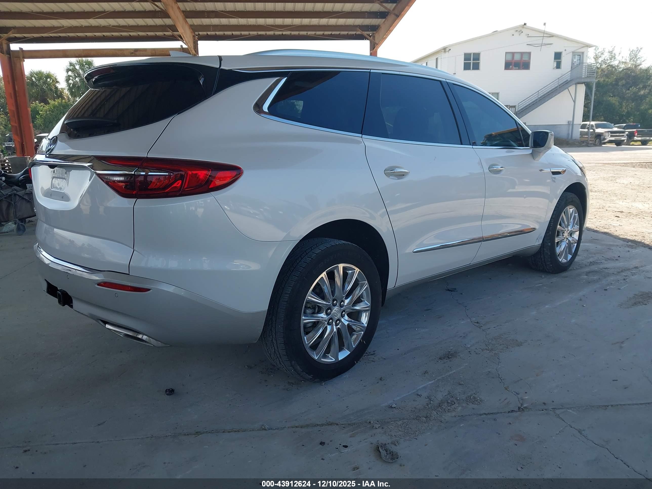 BUICK ENCLAVE image 4