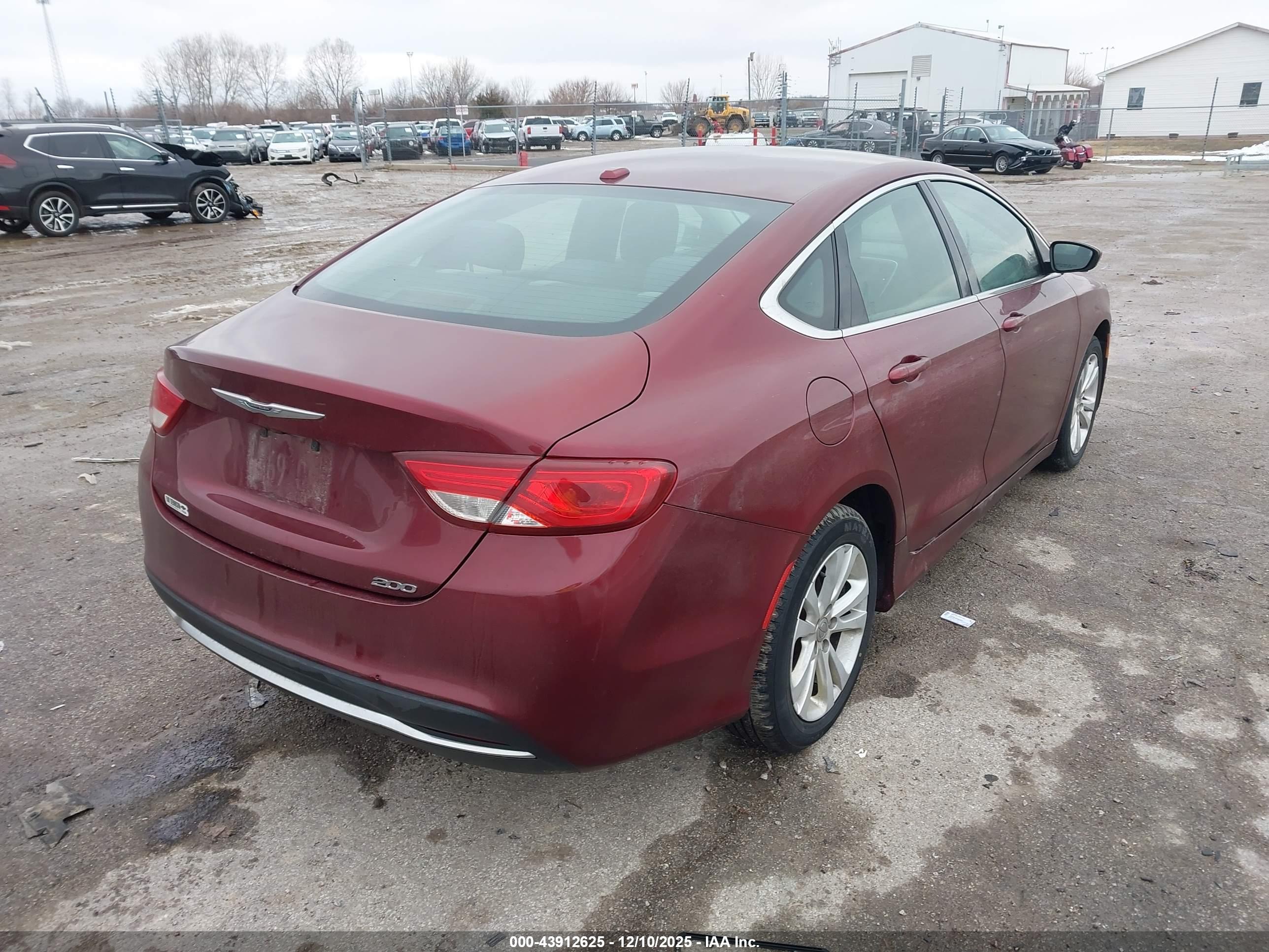 CHRYSLER 200 image 4