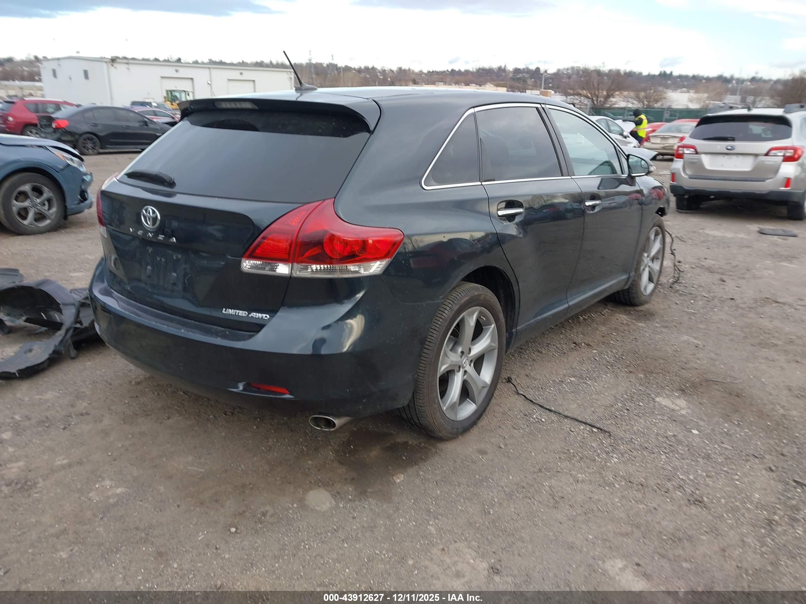 TOYOTA VENZA image 4