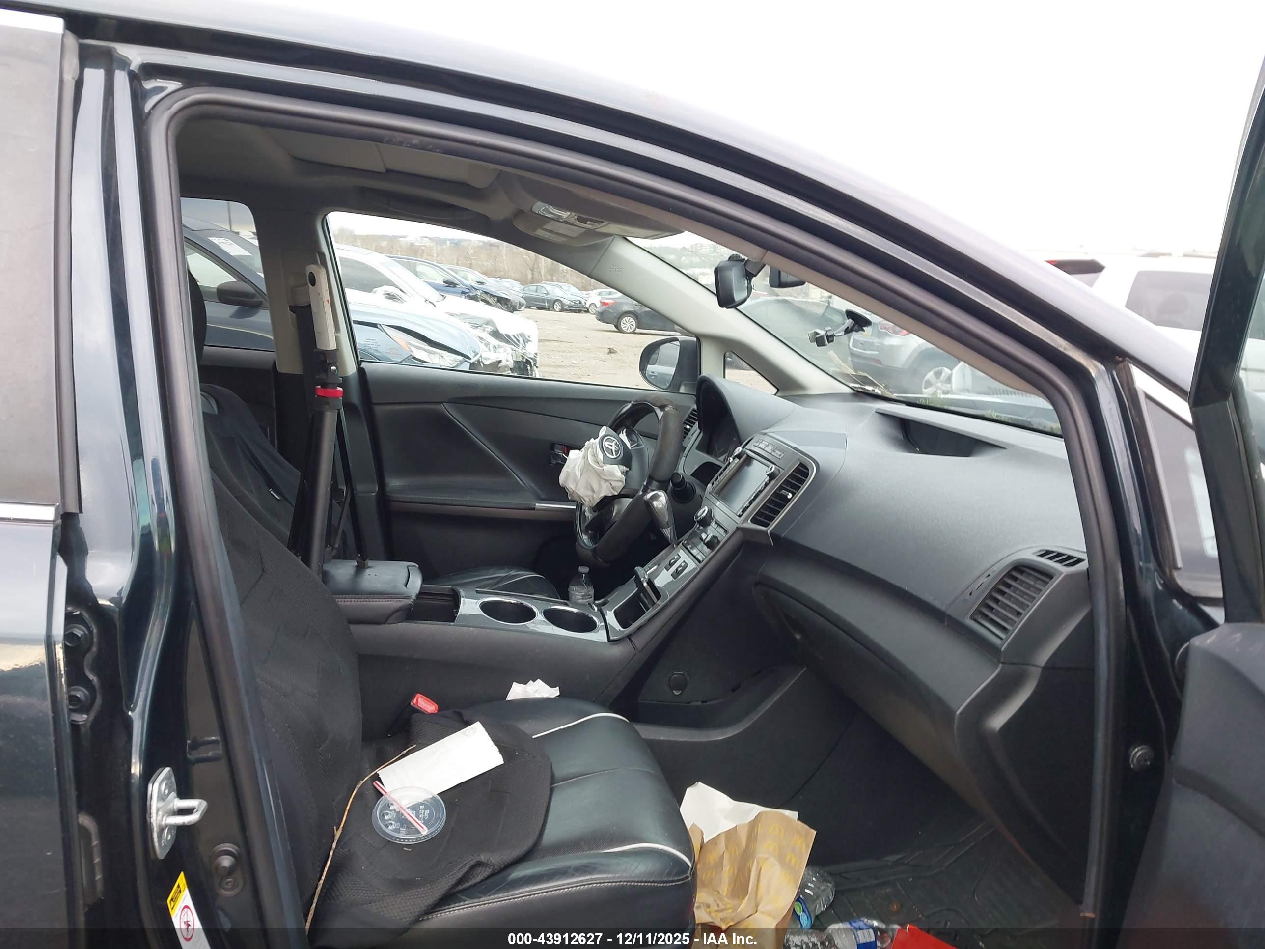 TOYOTA VENZA image 5