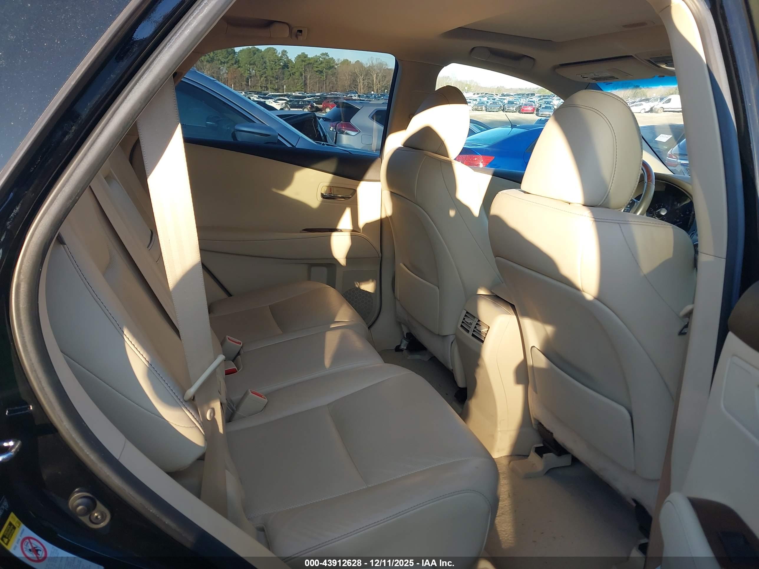LEXUS RX image 8
