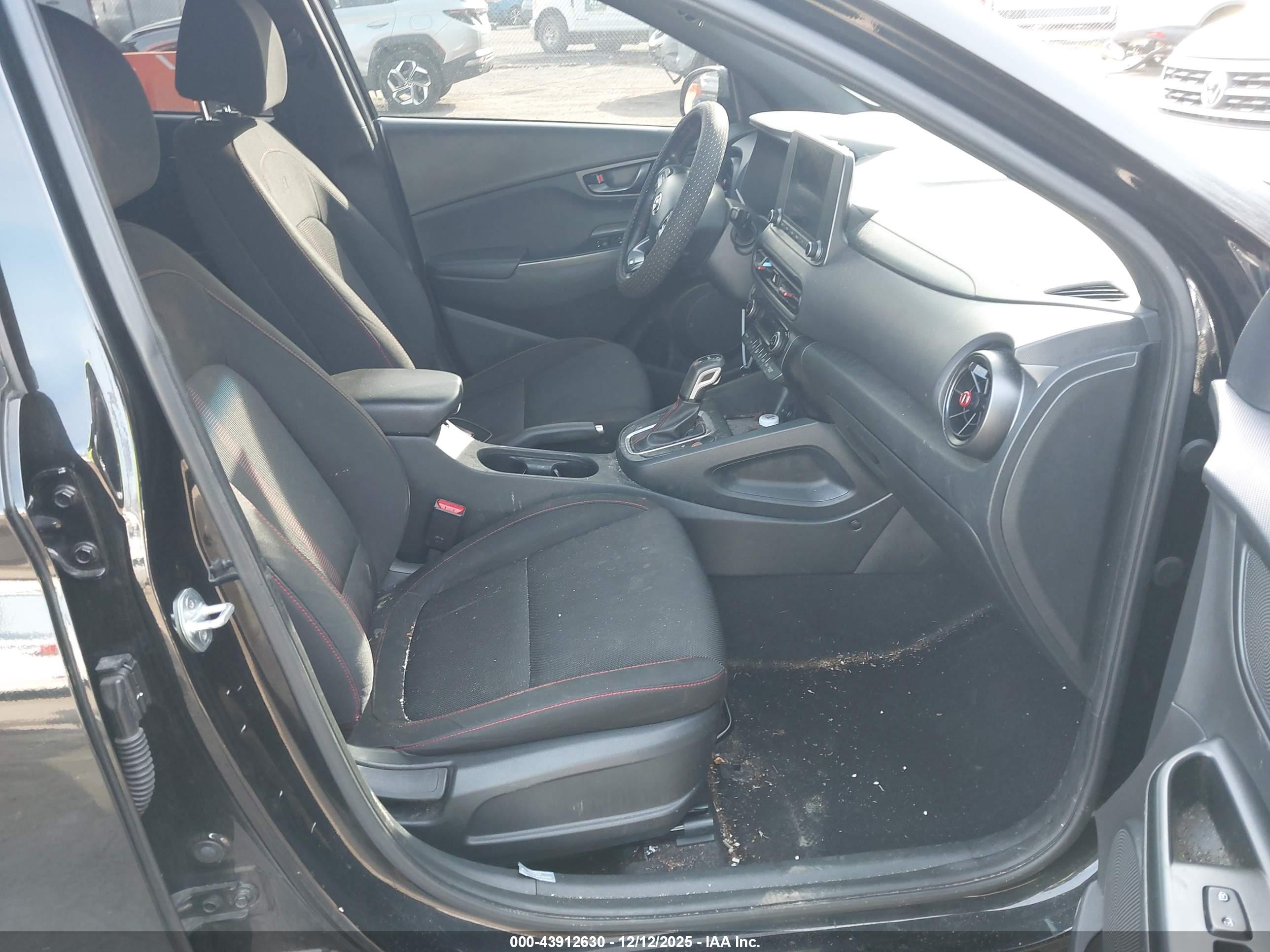 HYUNDAI KONA image 5