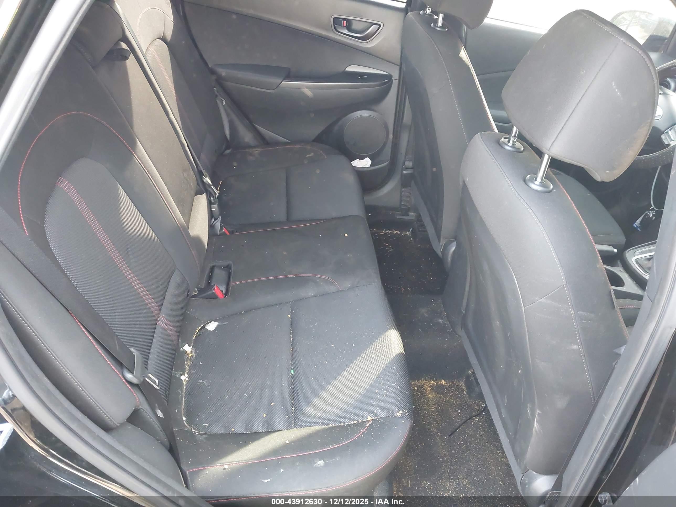 HYUNDAI KONA image 8