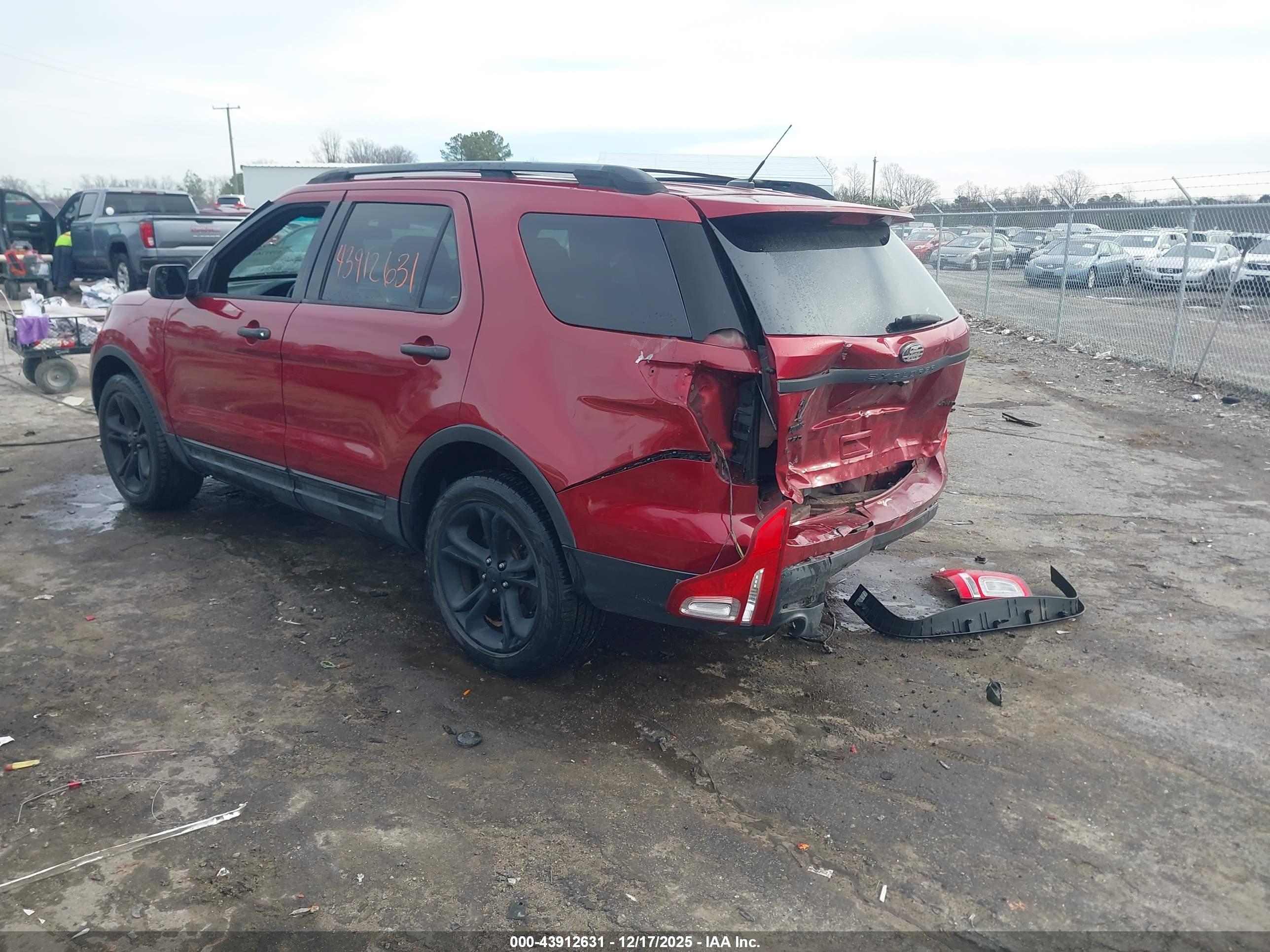 FORD EXPLORER image 3
