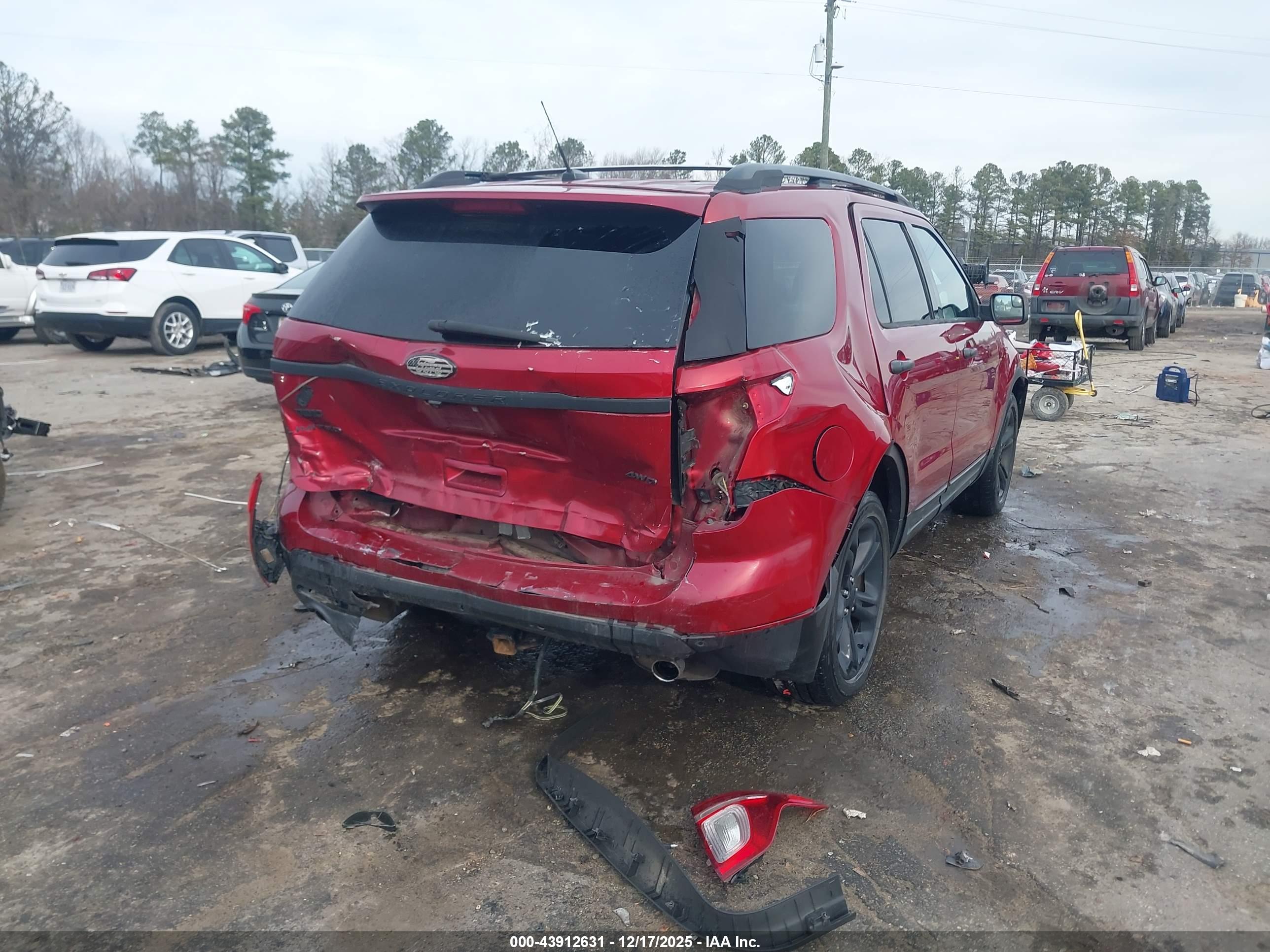 FORD EXPLORER image 4