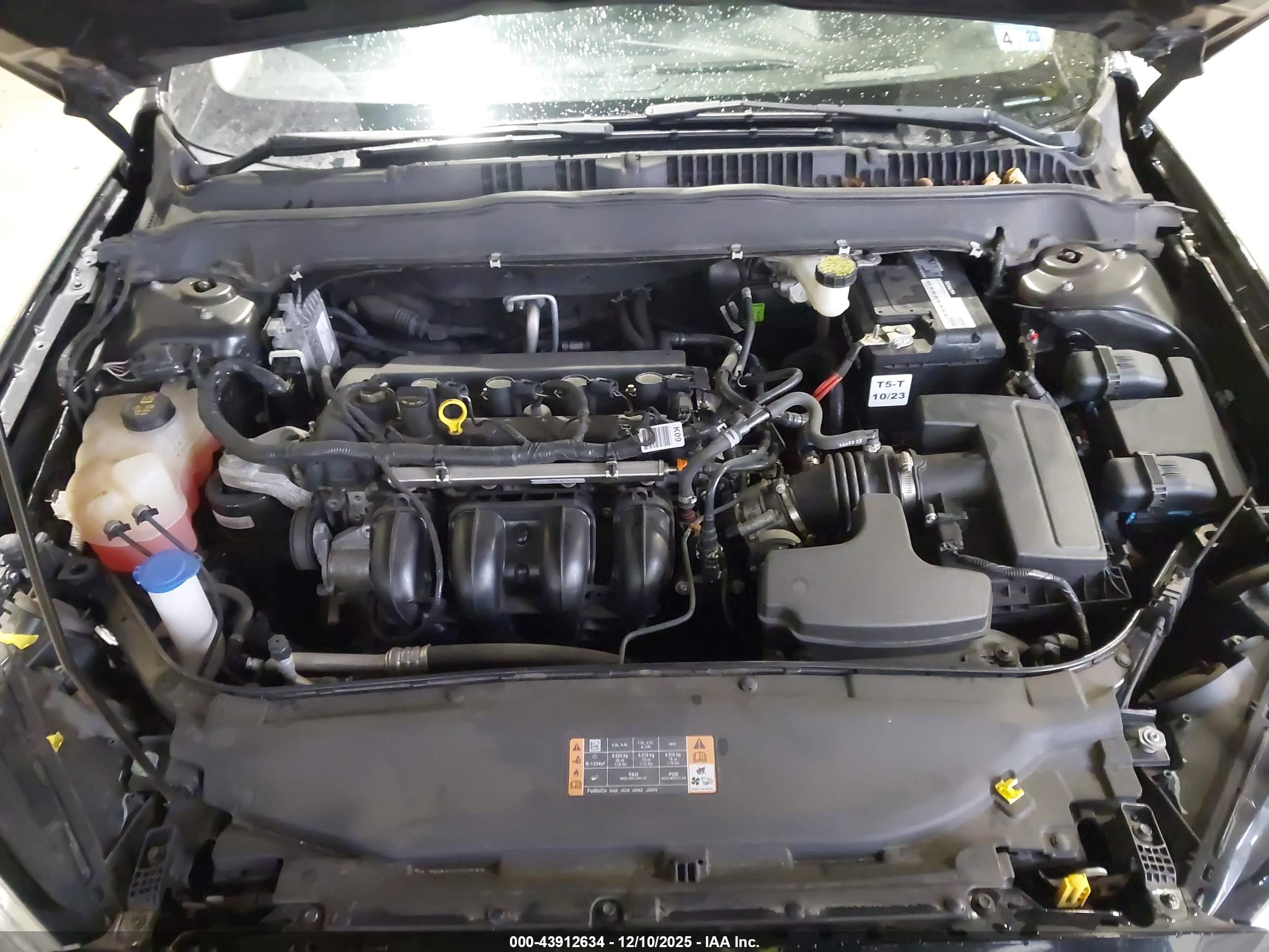 FORD FUSION image 10