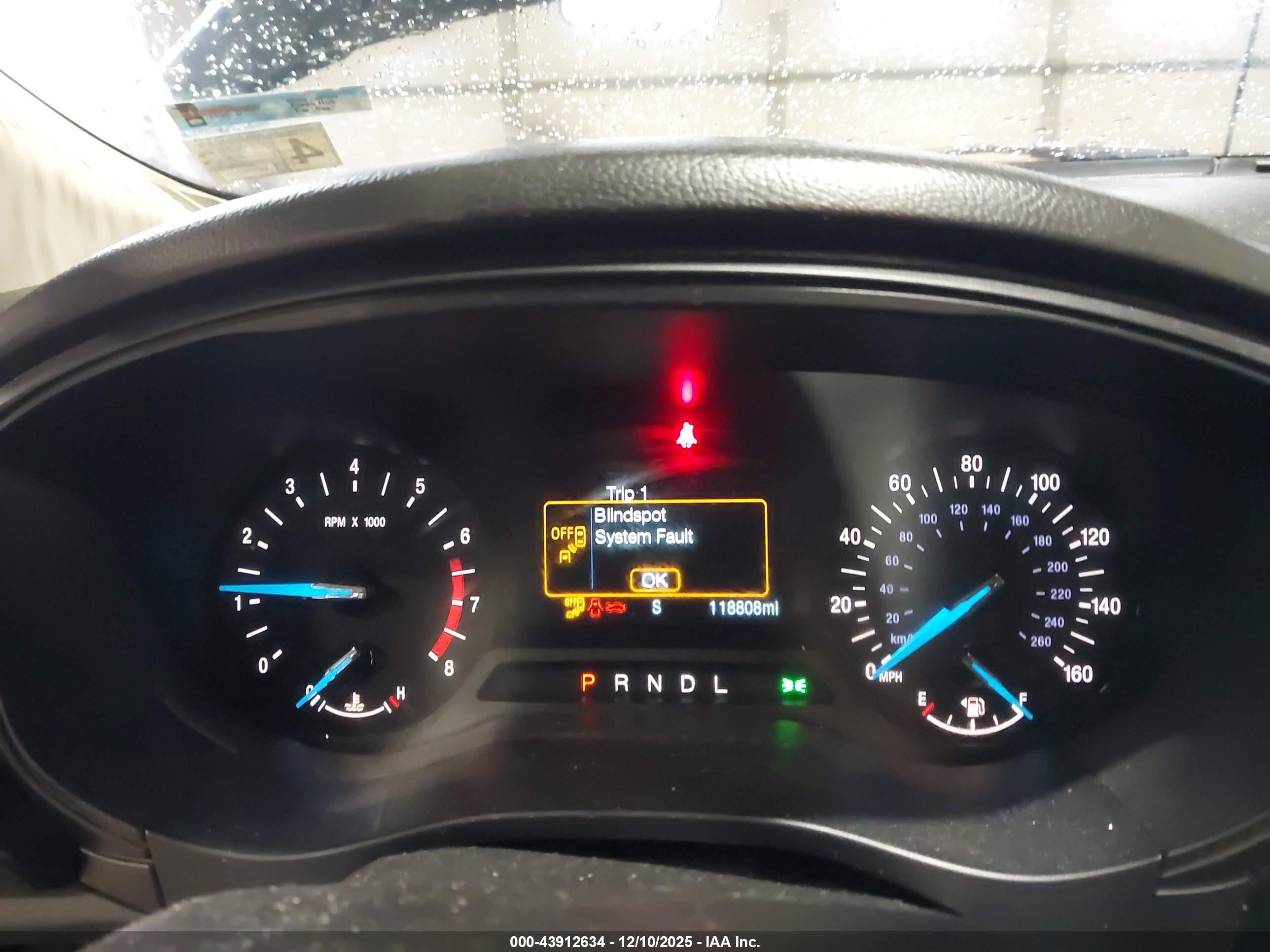 FORD FUSION image 7