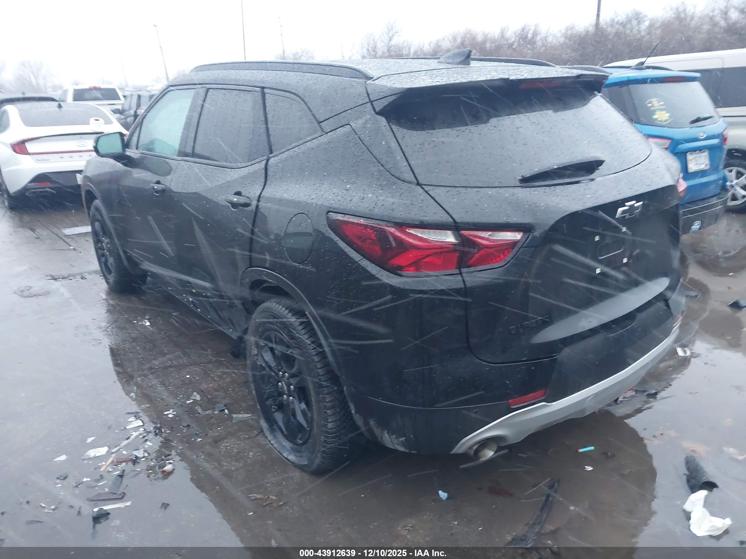 CHEVROLET BLAZER image 3