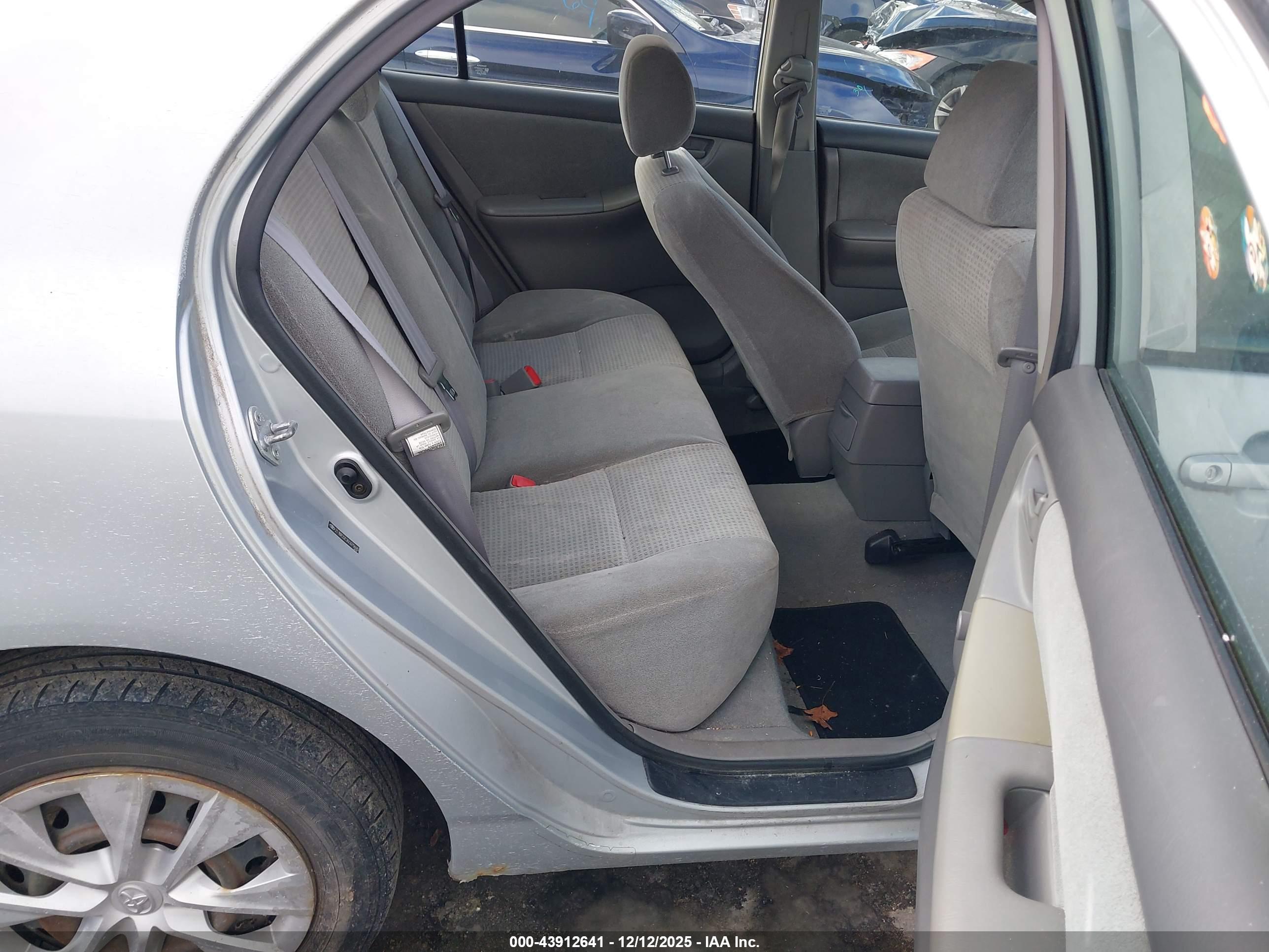 TOYOTA COROLLA image 8