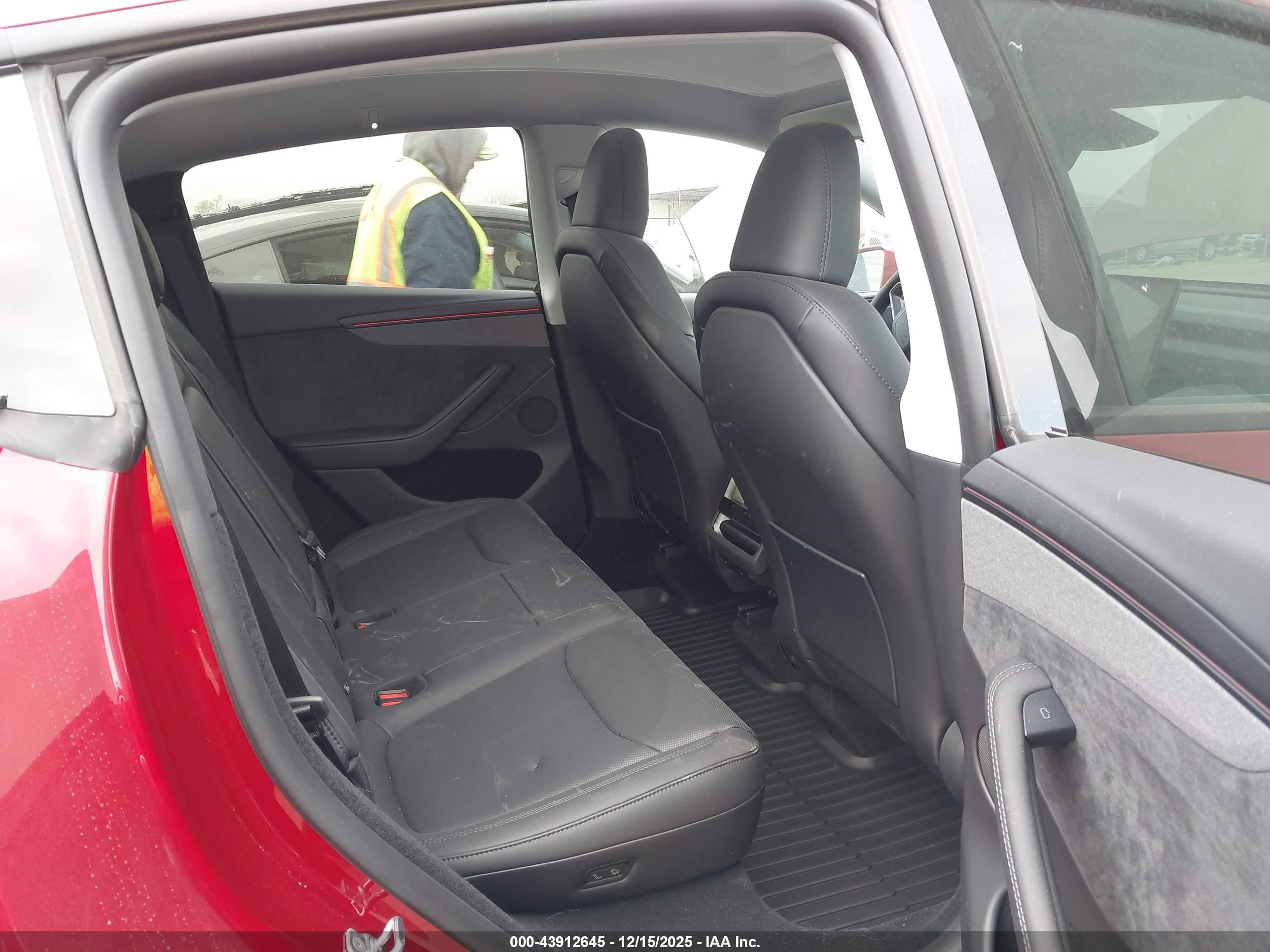 TESLA MODEL image 8