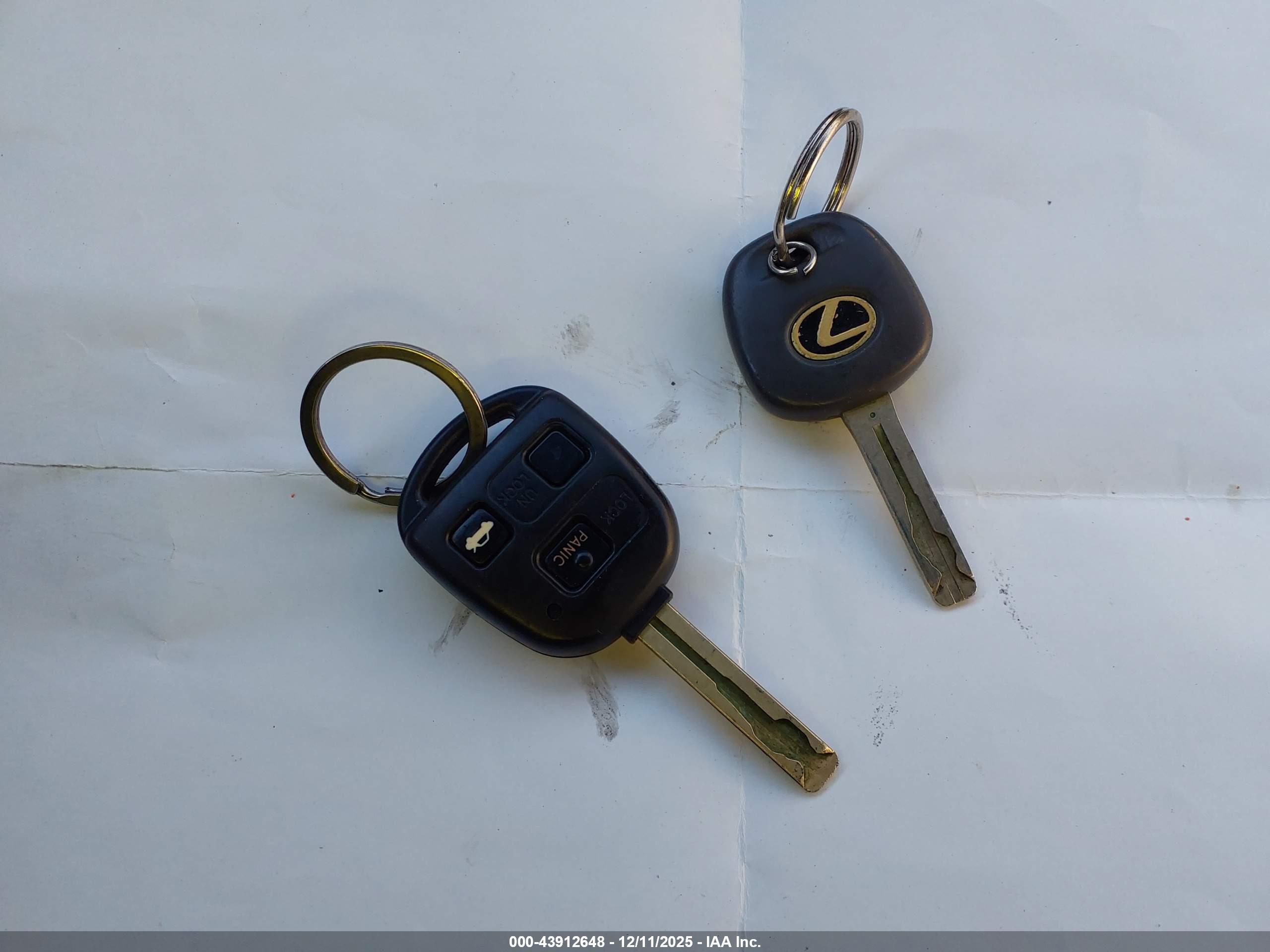 LEXUS ES image 11