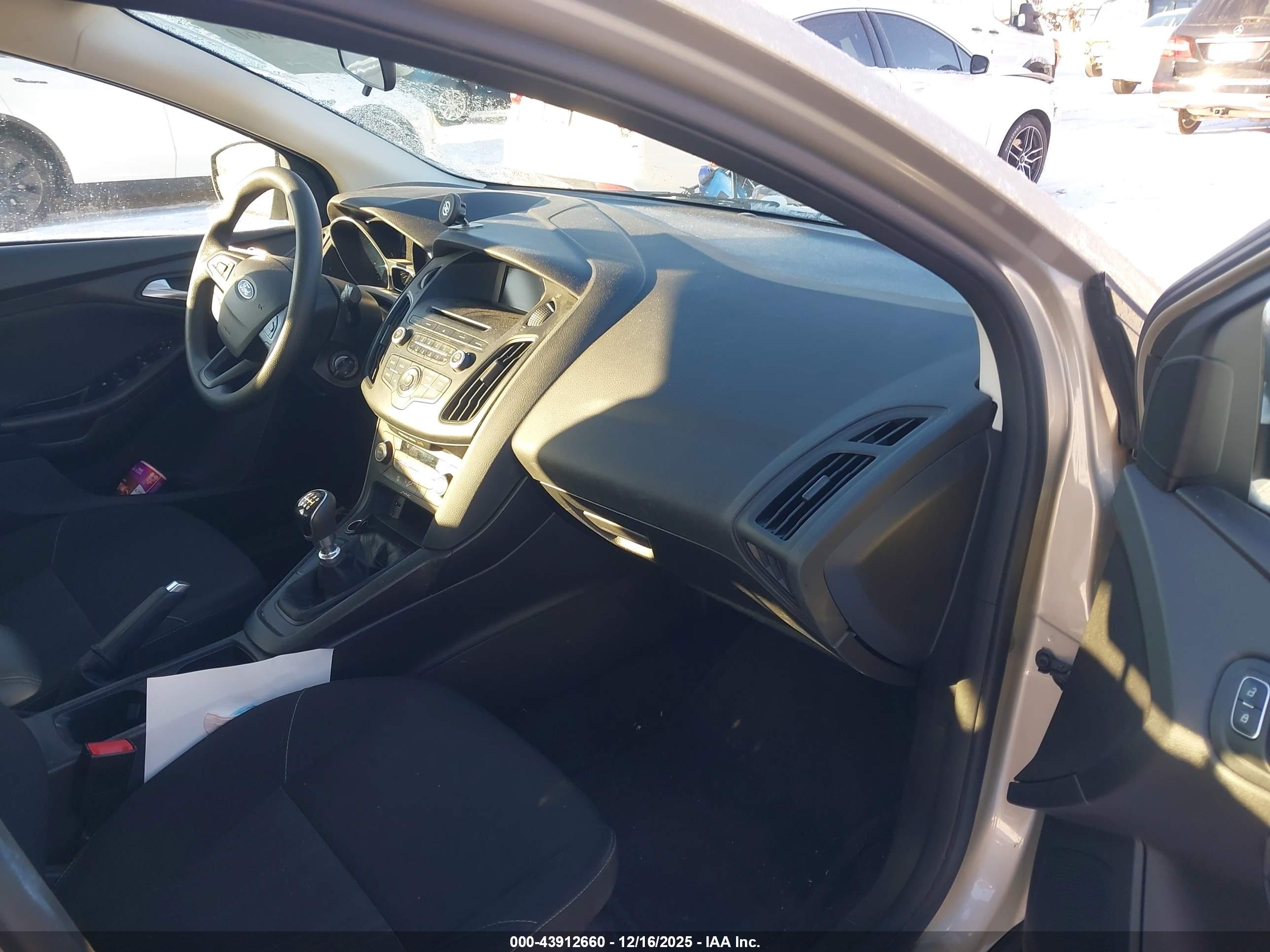 FORD FOCUS image 5