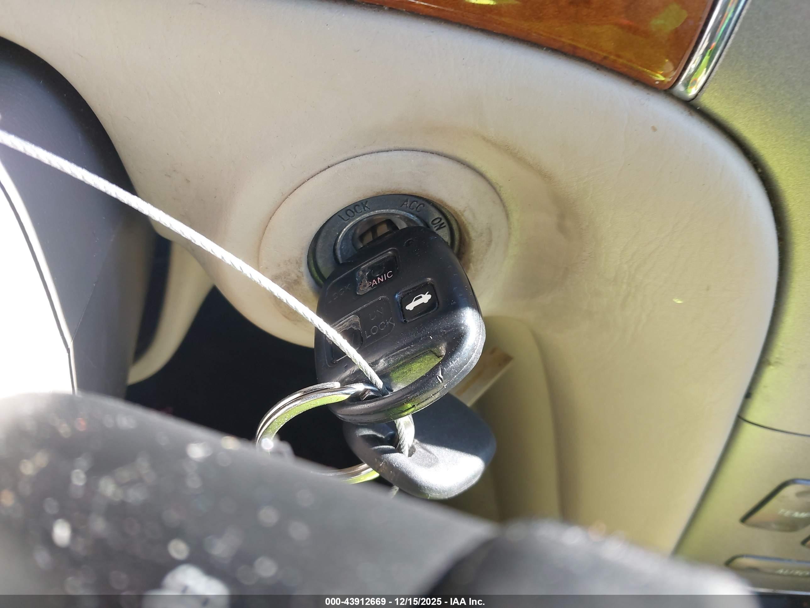 LEXUS ES image 11