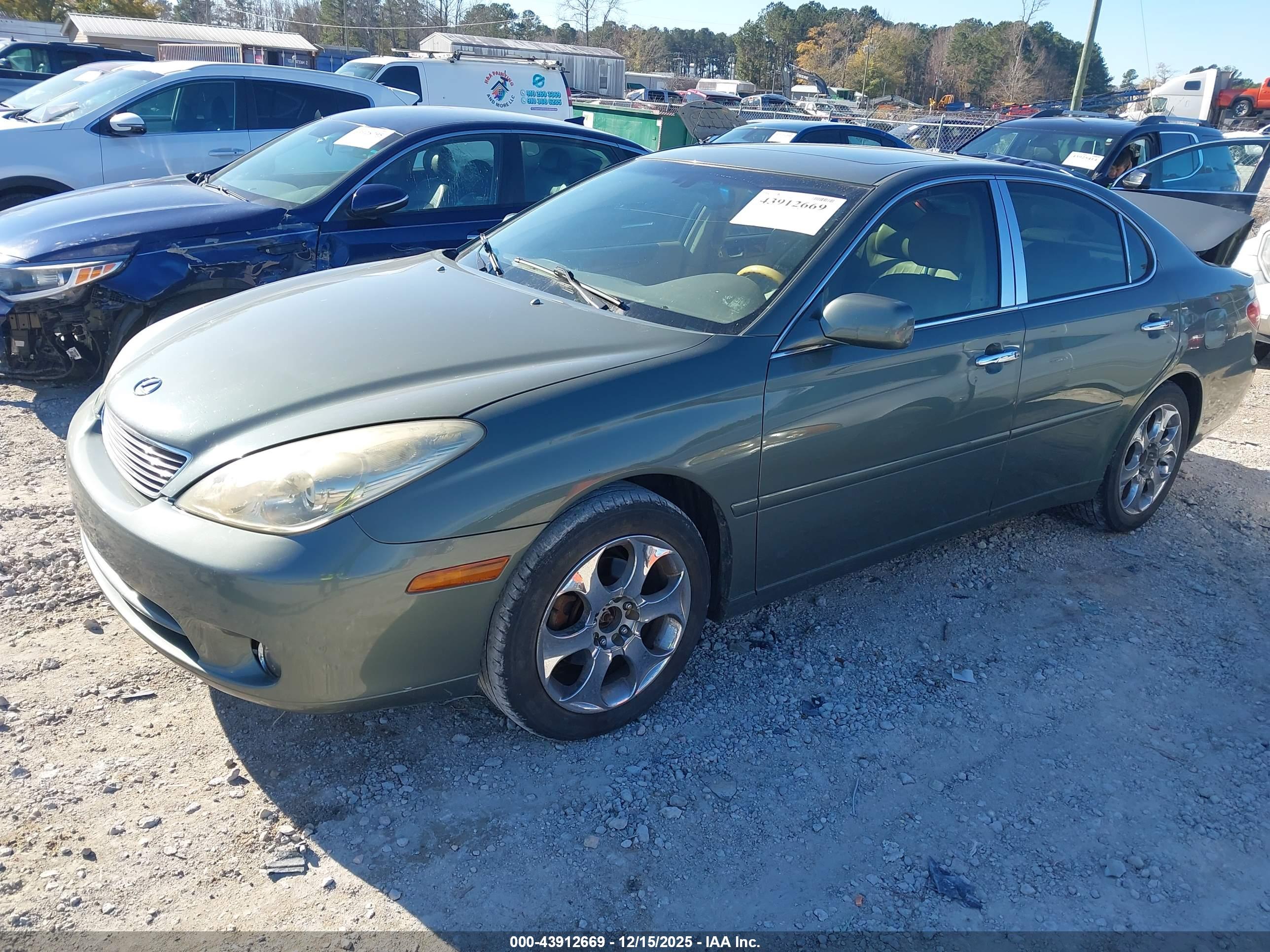 LEXUS ES image 2