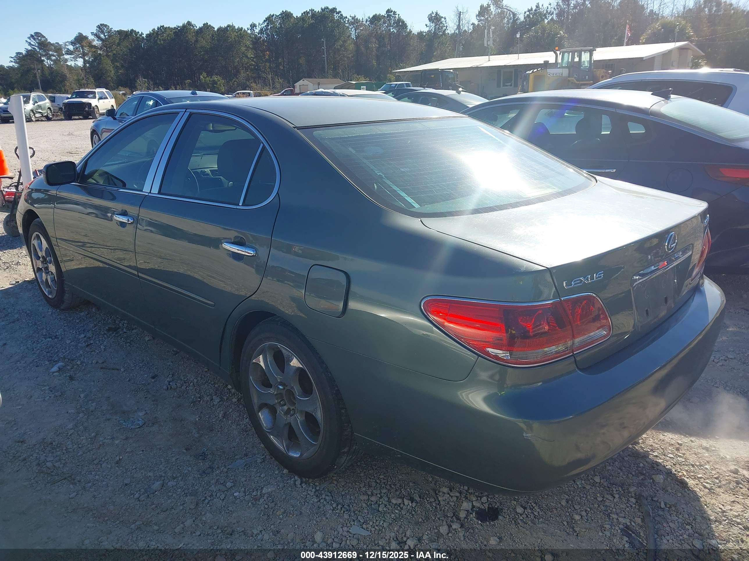 LEXUS ES image 3