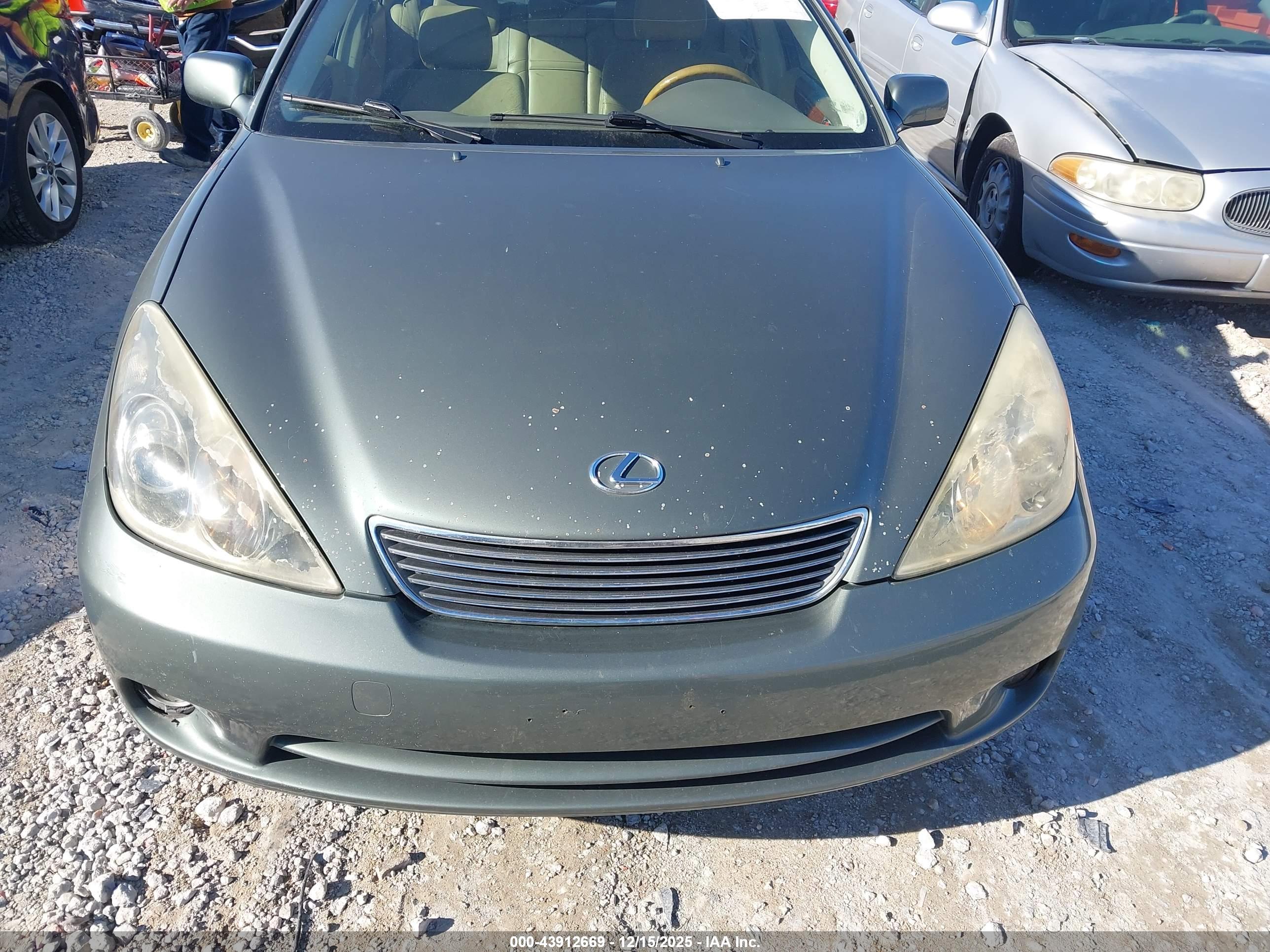 LEXUS ES image 6