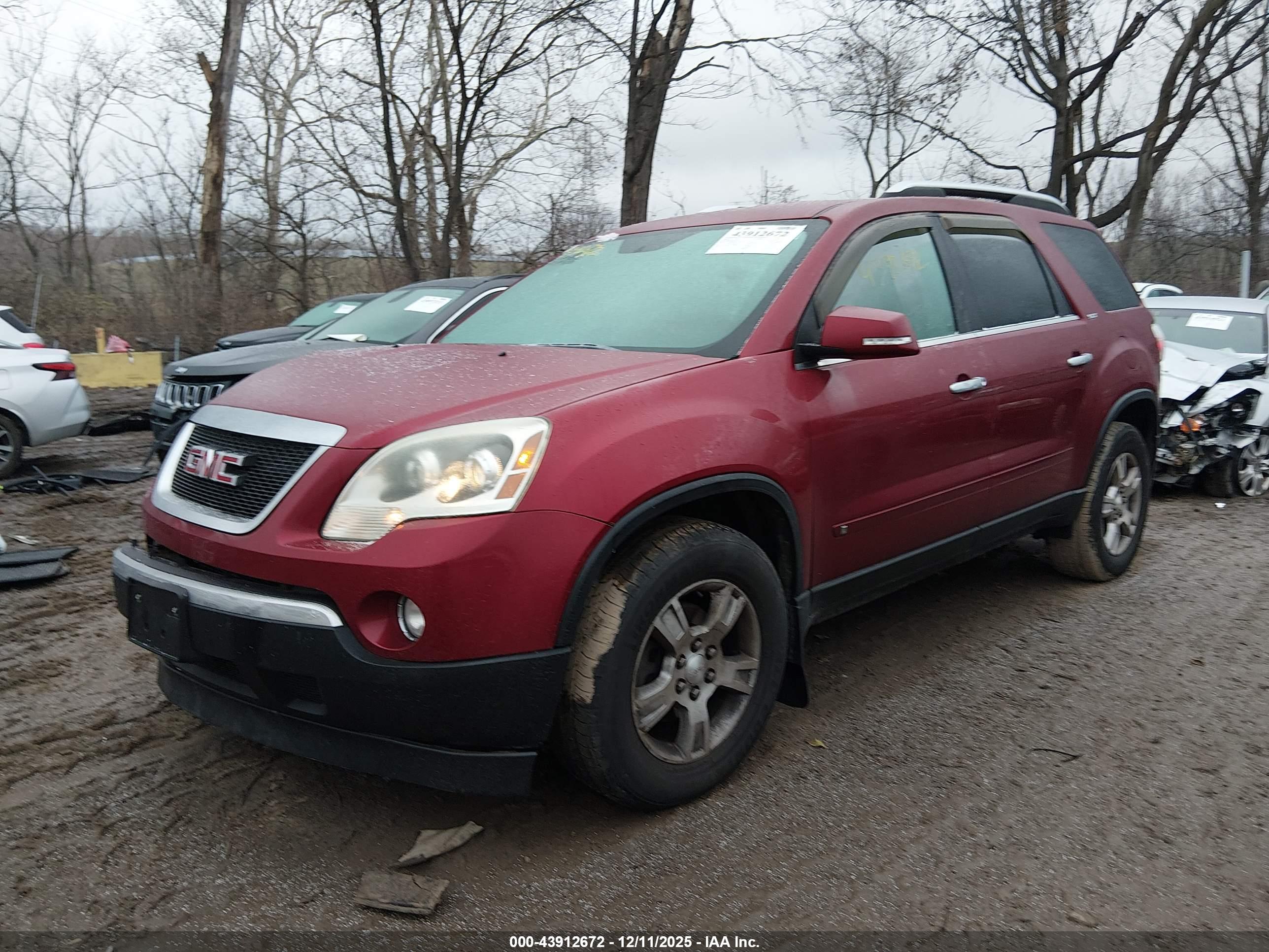 GMC ACADIA image 2
