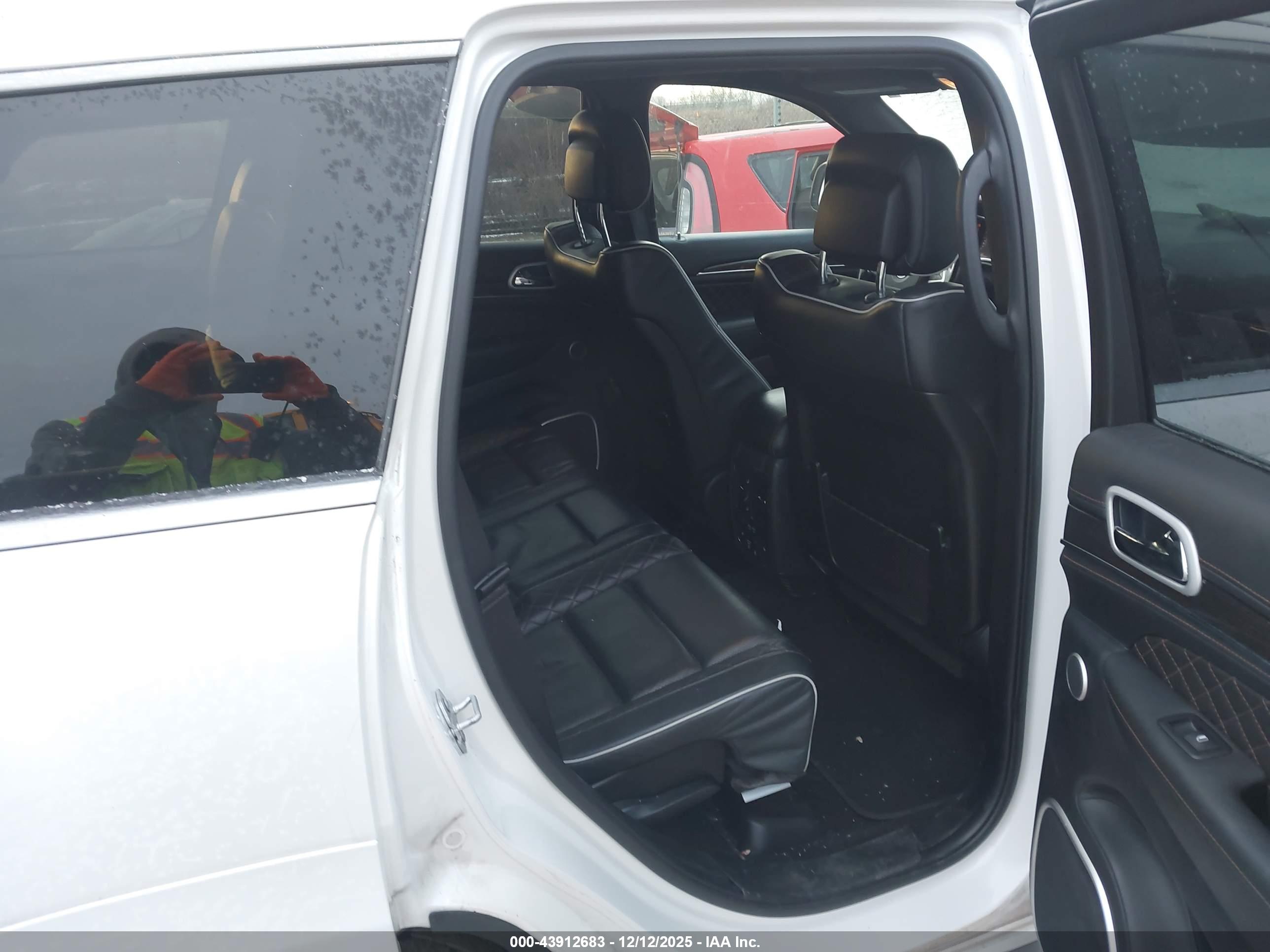JEEP GRAND image 8