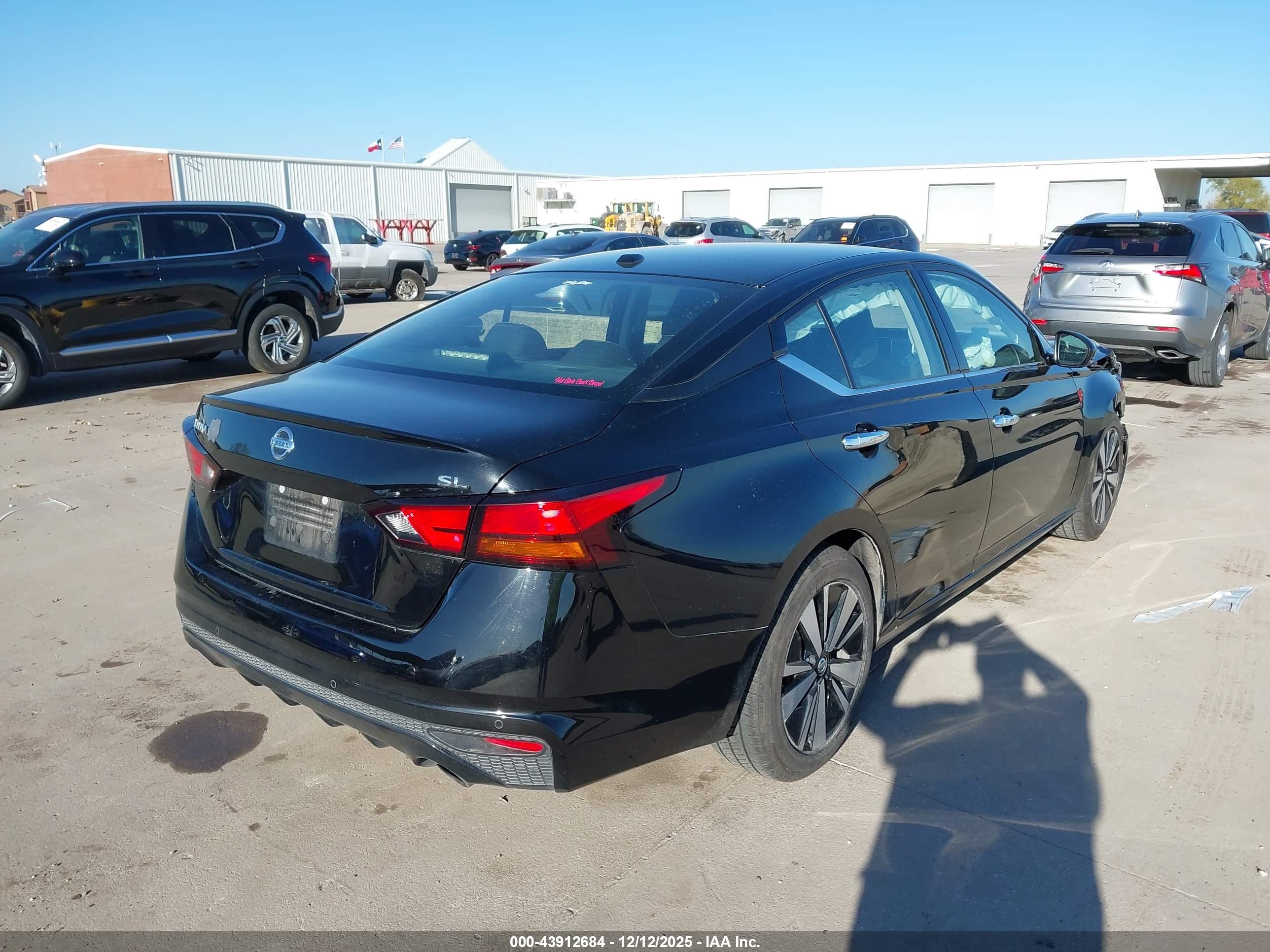 NISSAN ALTIMA image 4