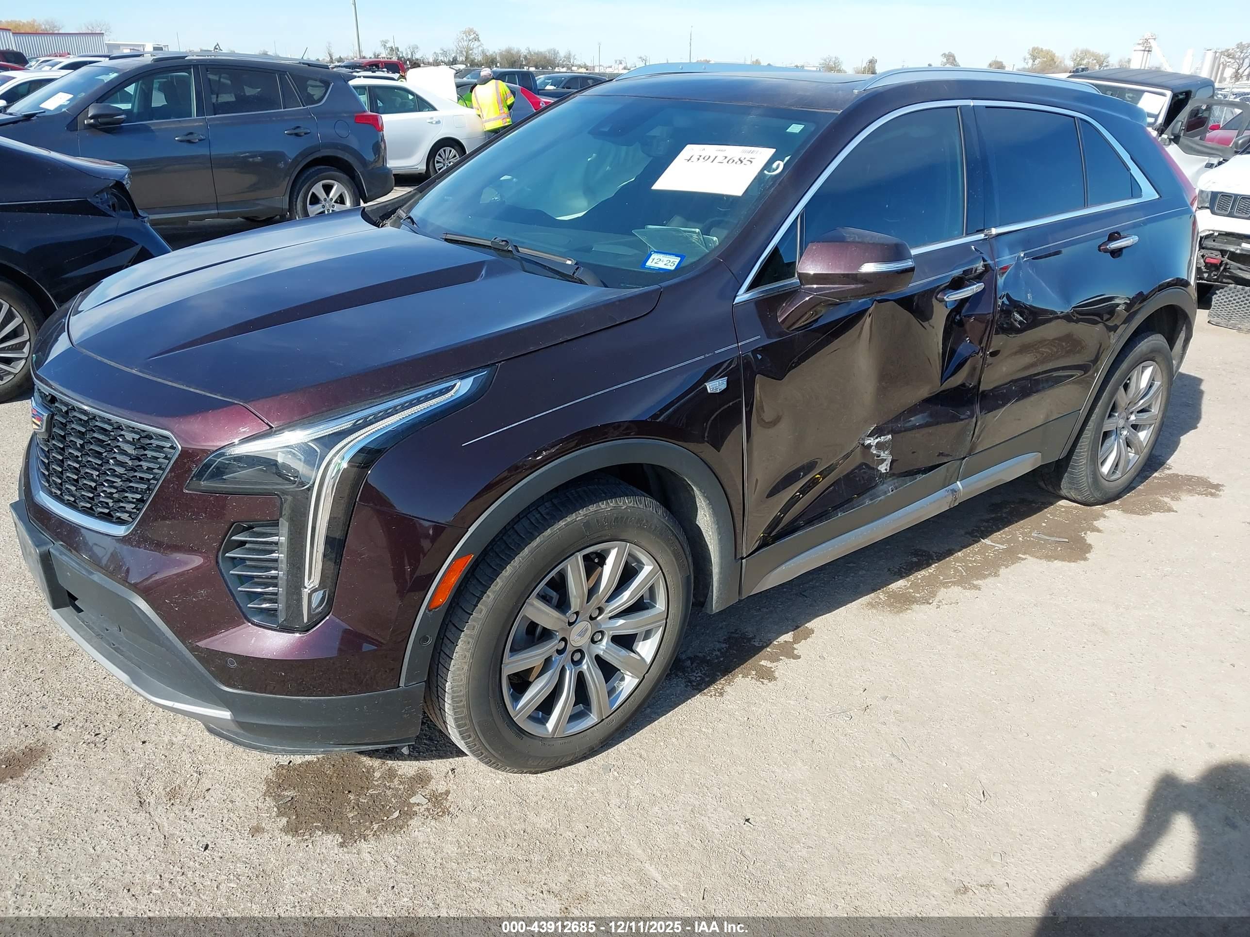 CADILLAC XT4 image 2