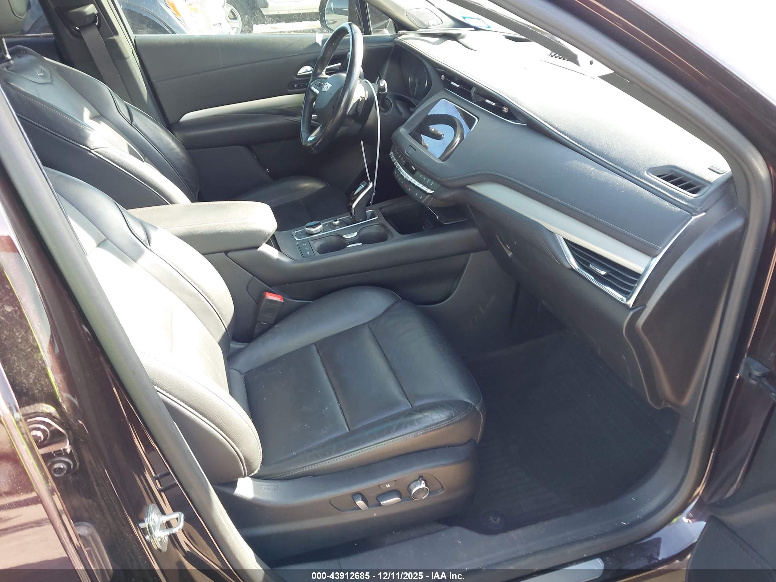 CADILLAC XT4 image 5