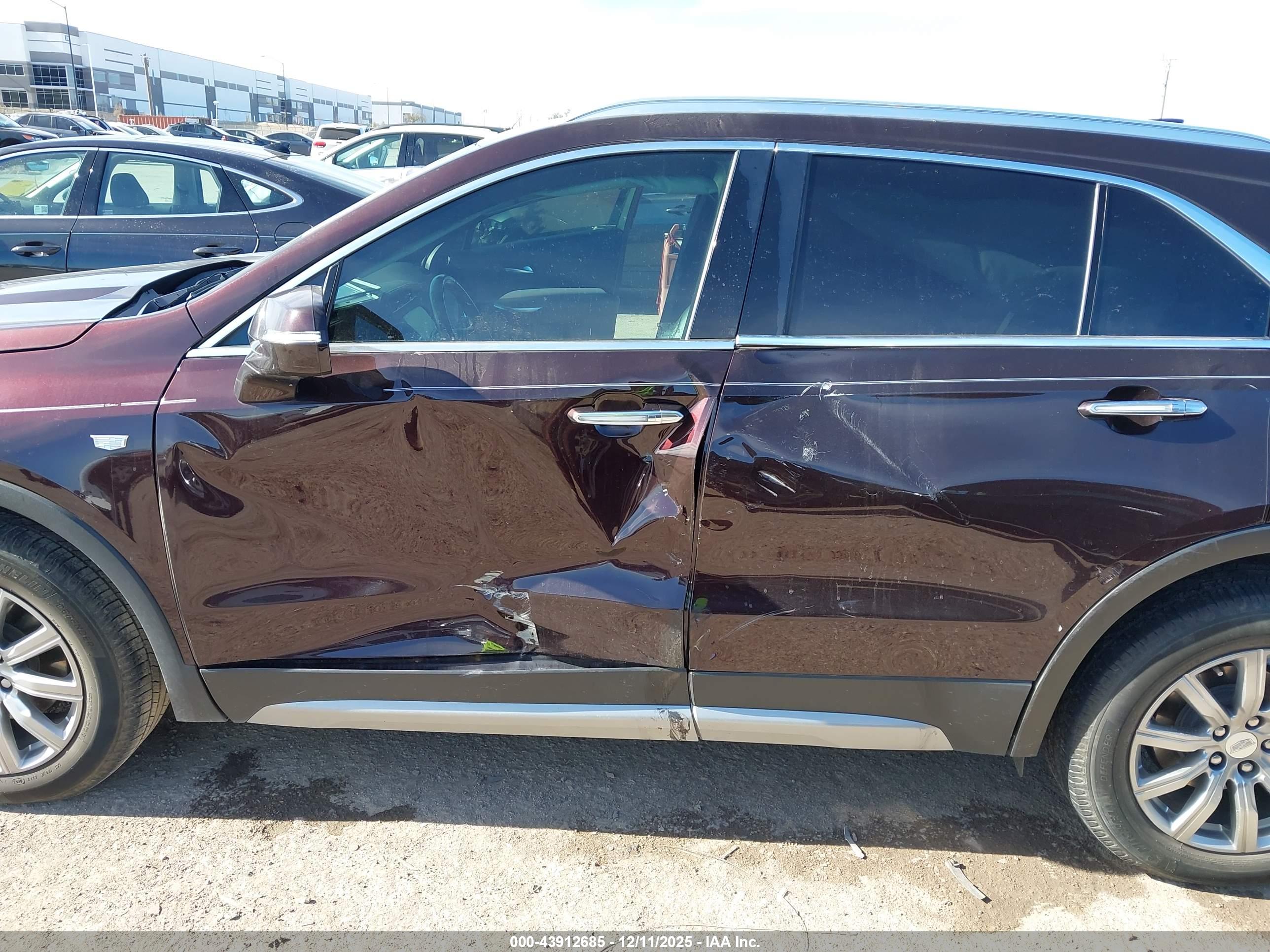 CADILLAC XT4 image 6