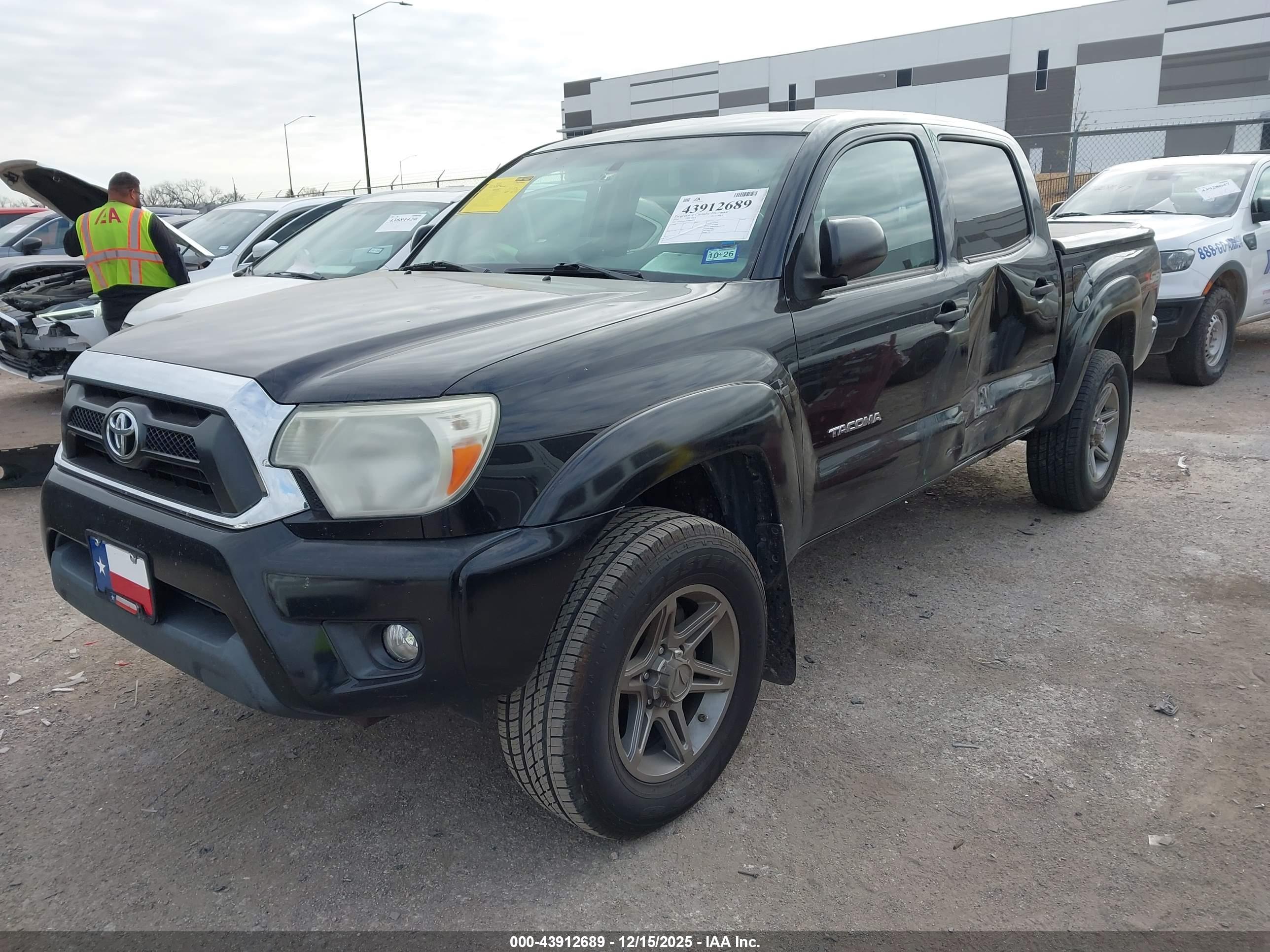TOYOTA TACOMA image 2