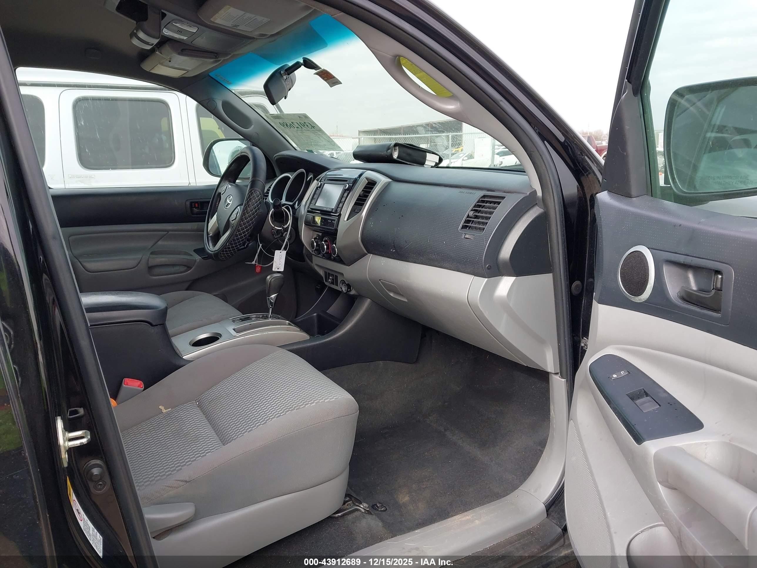 TOYOTA TACOMA image 5