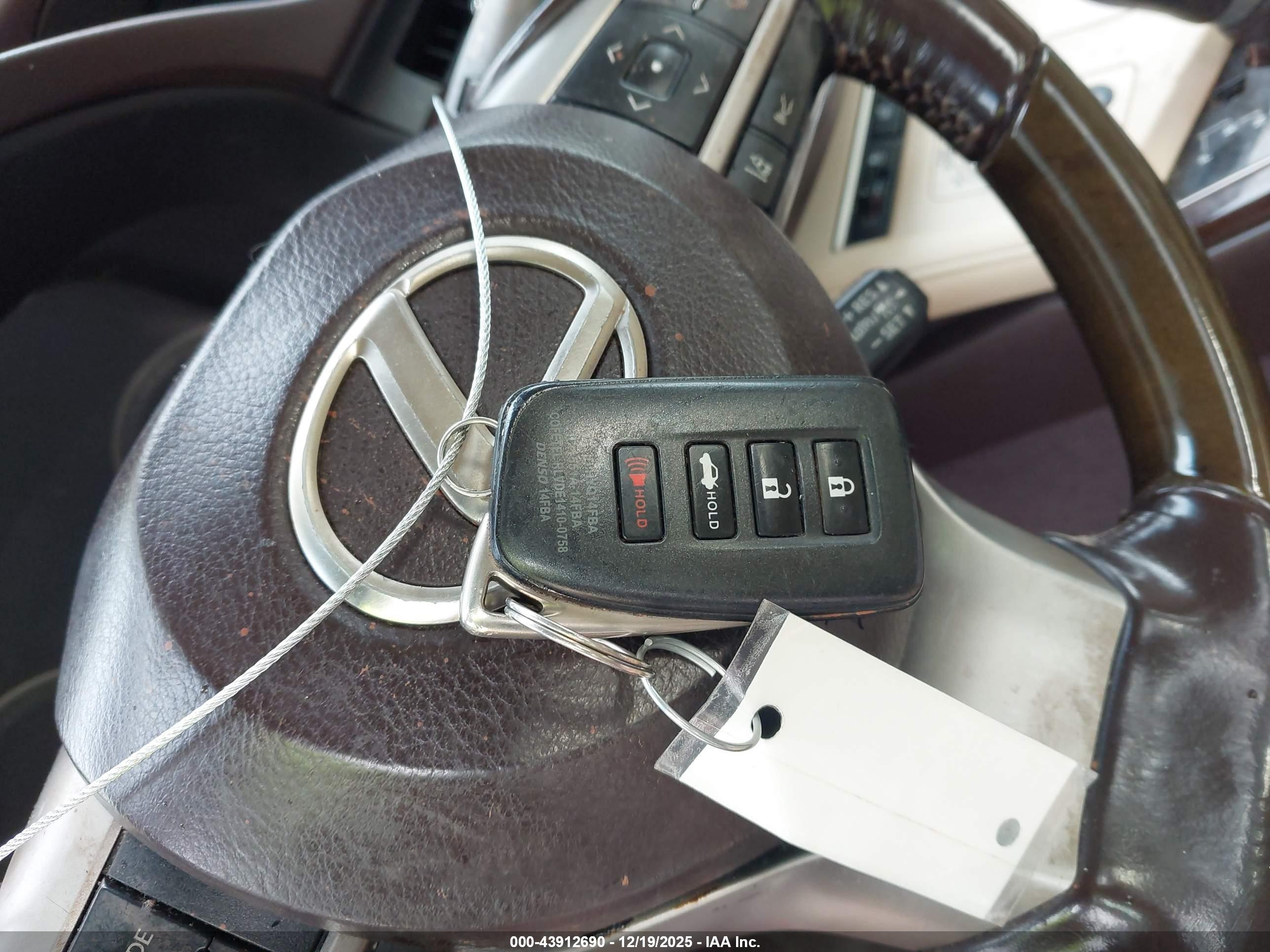 LEXUS ES image 11