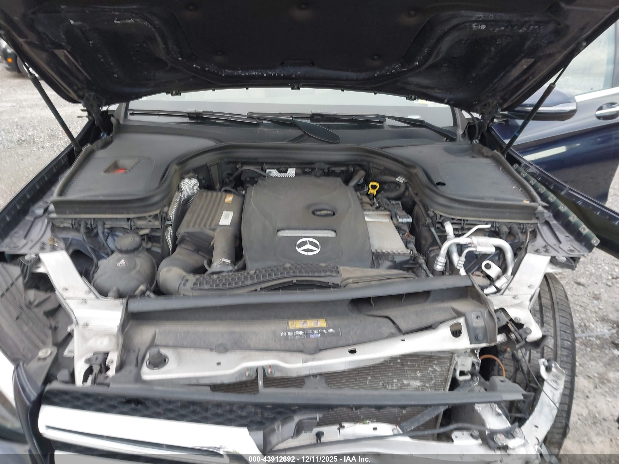 MERCEDES-BENZ GLC image 10