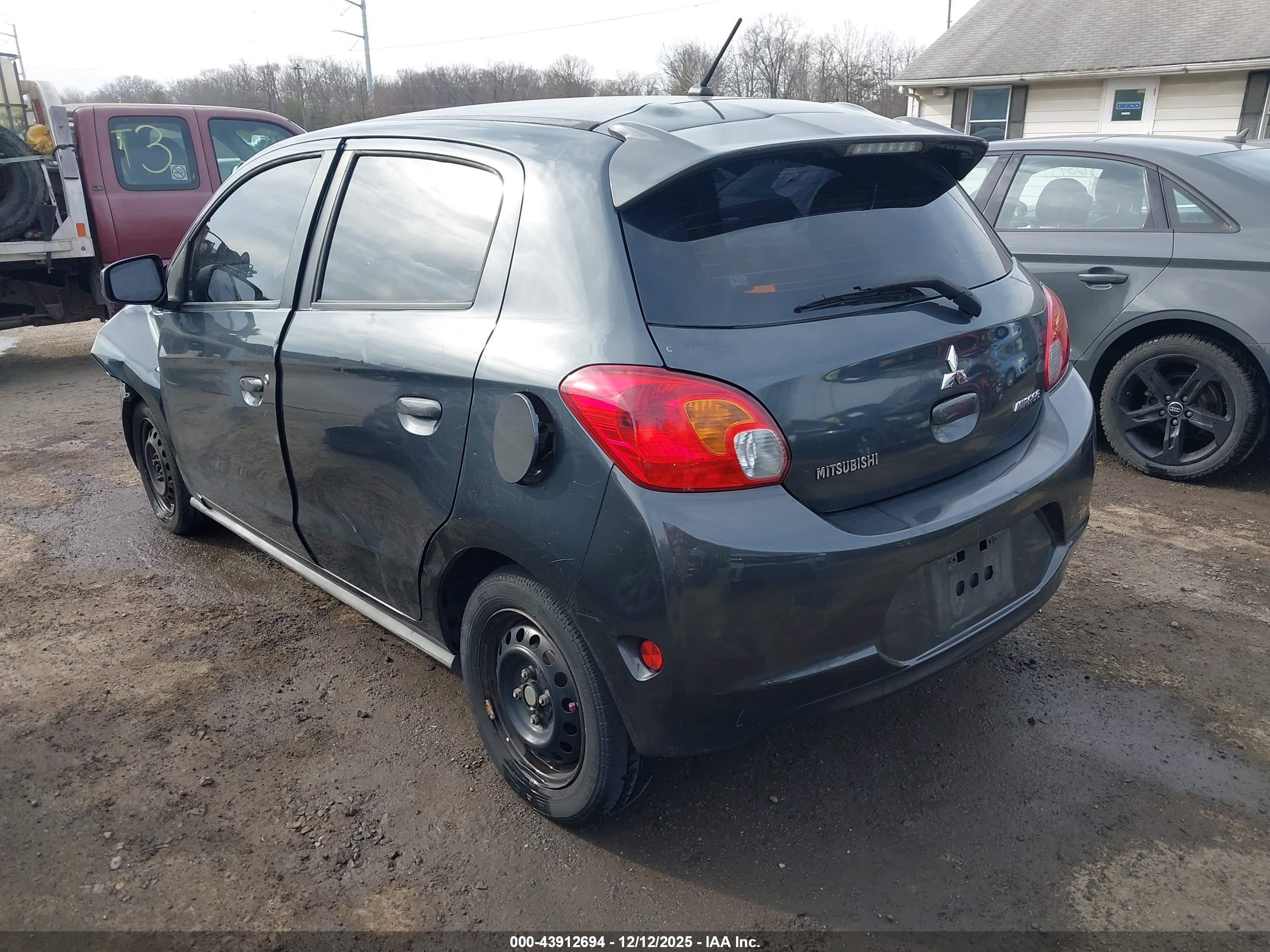 MITSUBISHI MIRAGE image 3
