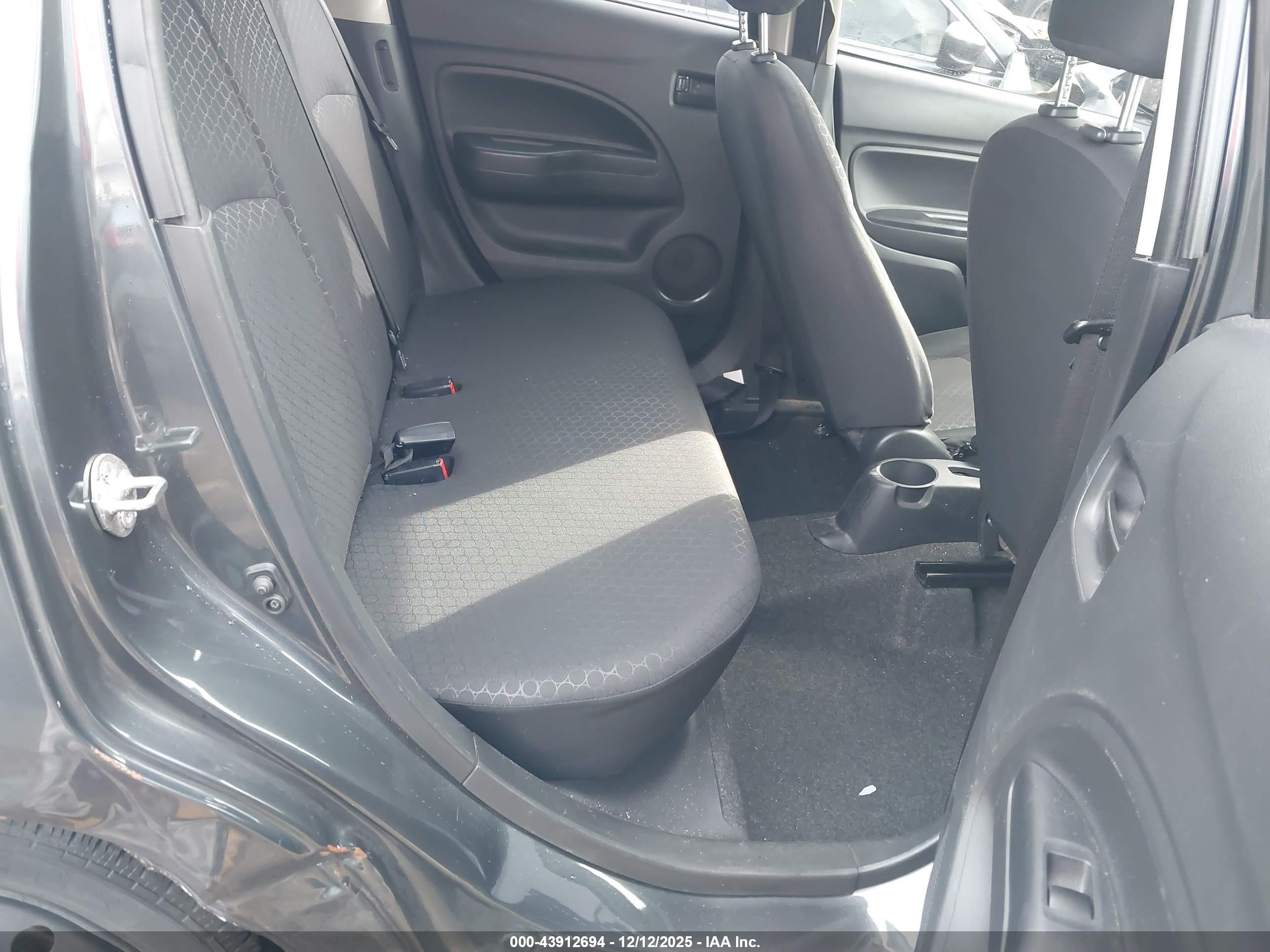 MITSUBISHI MIRAGE image 8