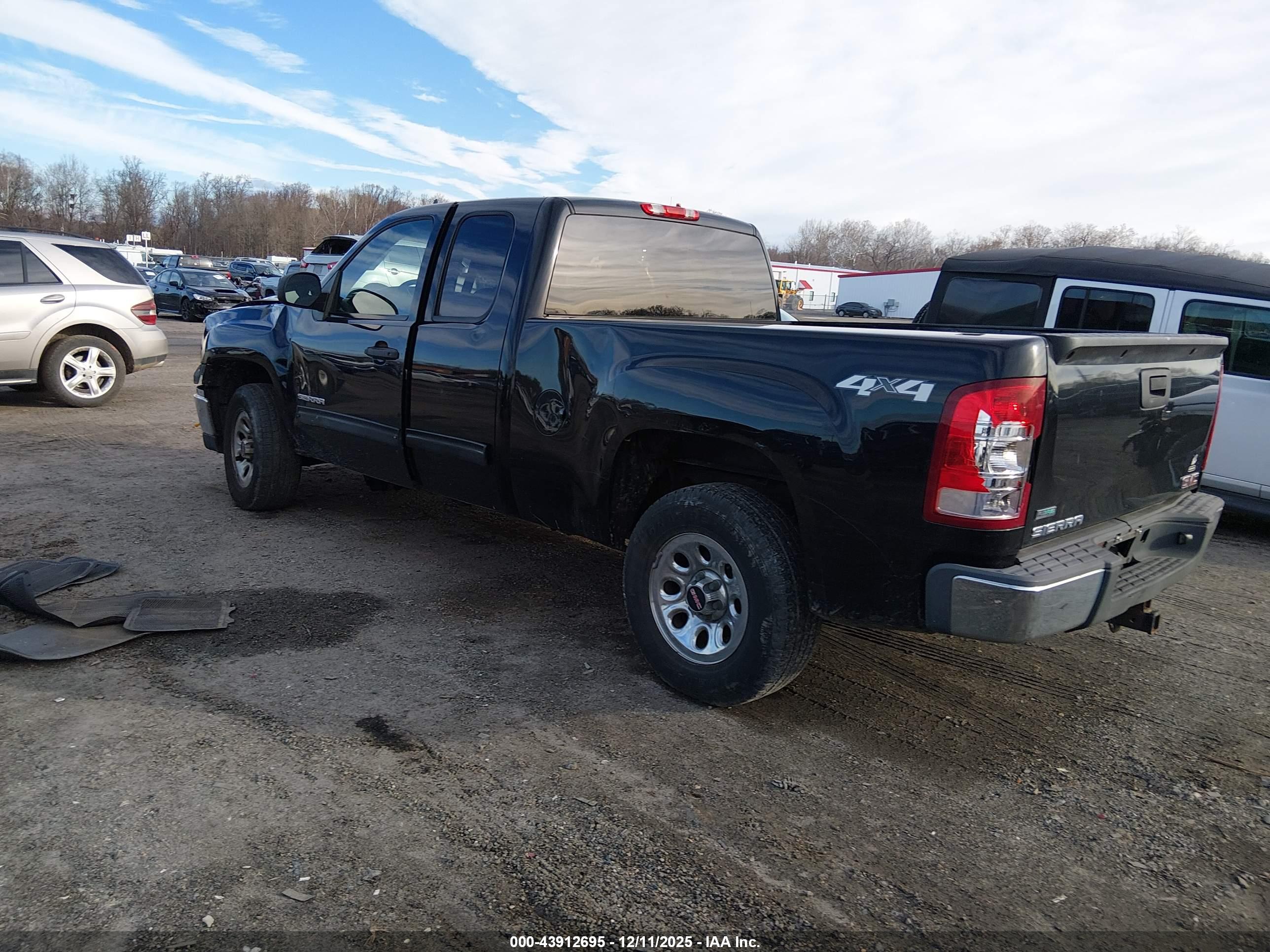 GMC SIERRA image 3