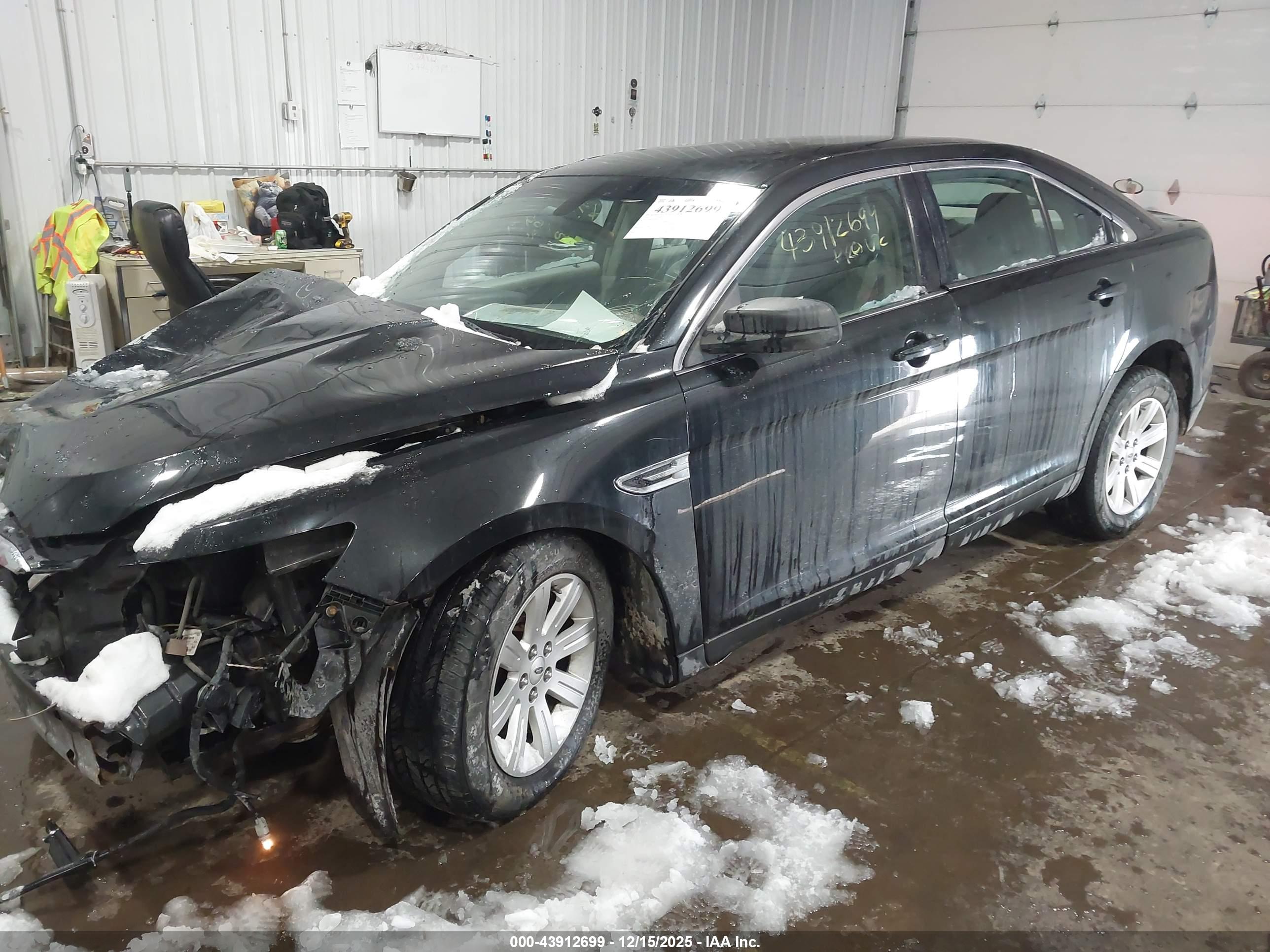 FORD TAURUS image 2