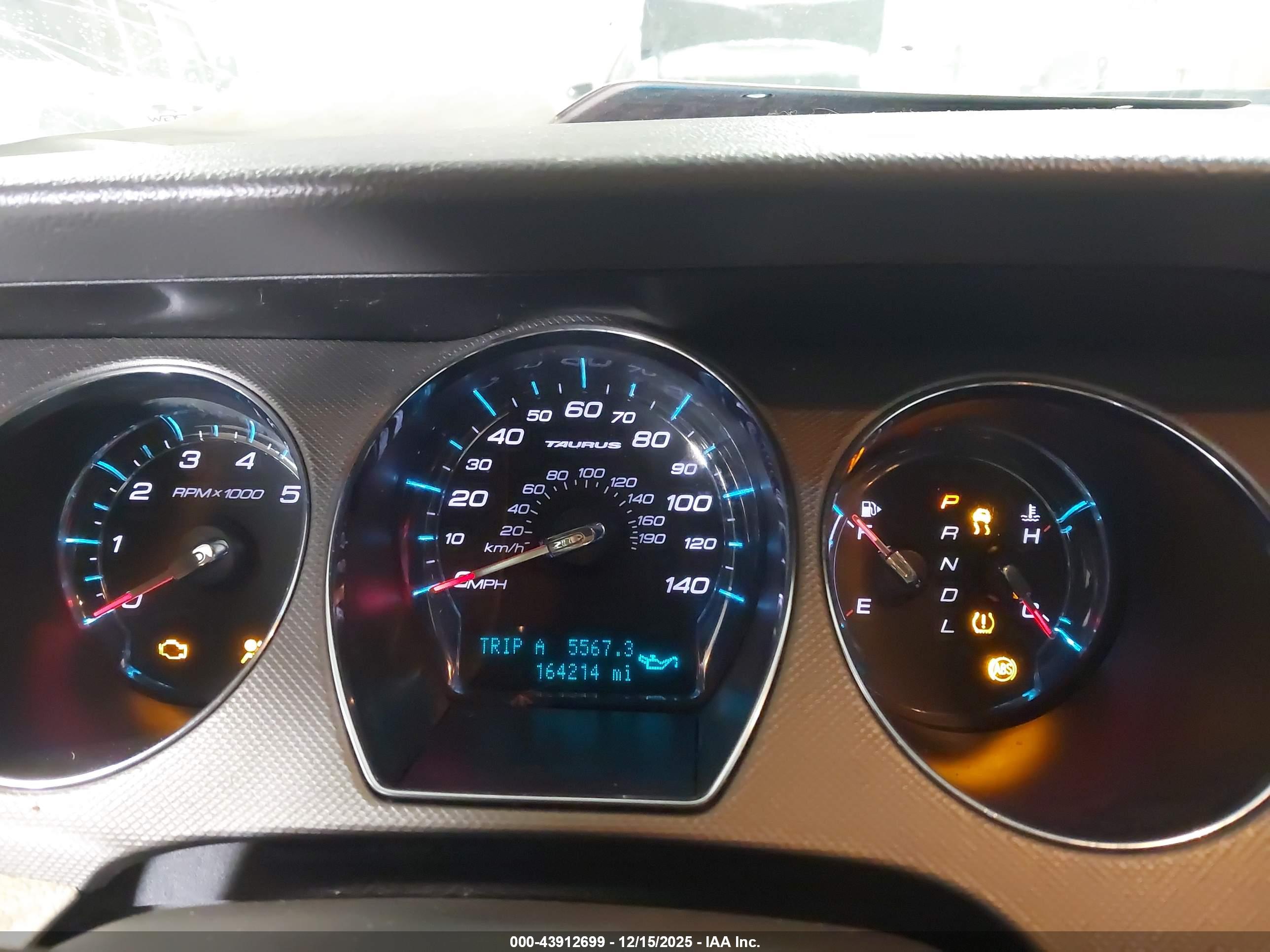 FORD TAURUS image 7
