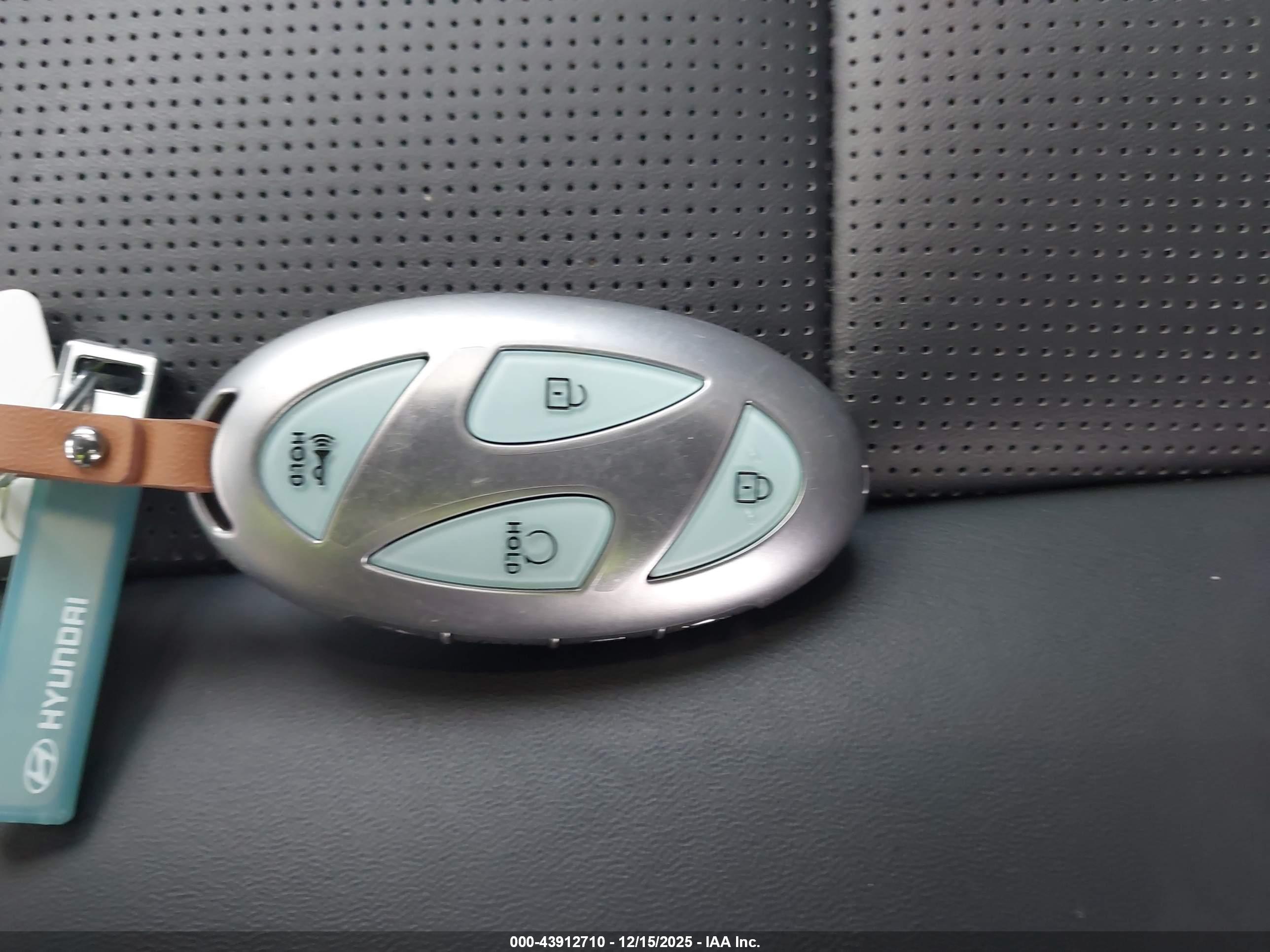 HYUNDAI IONIQ image 11