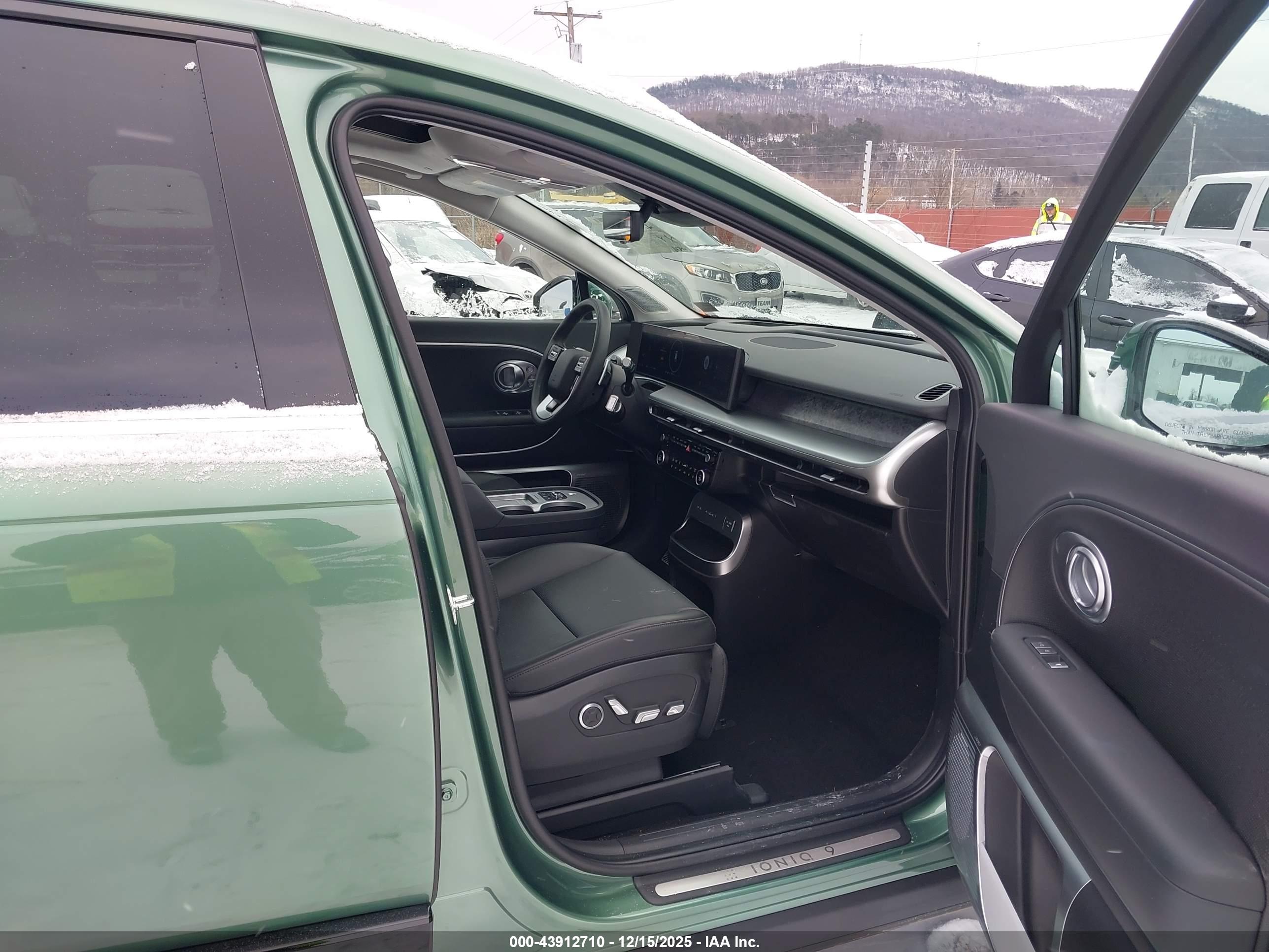 HYUNDAI IONIQ image 5