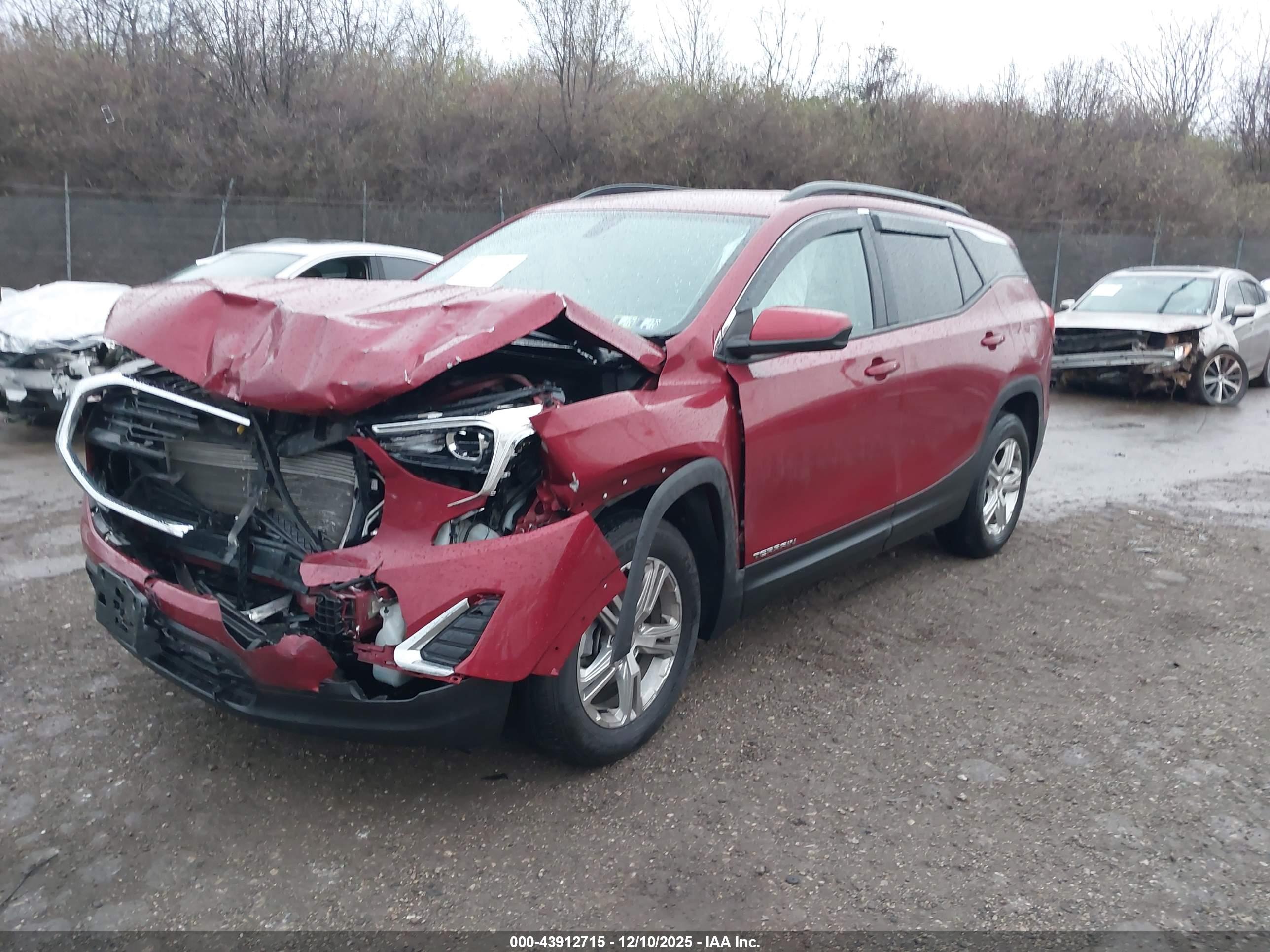 GMC TERRAIN image 2