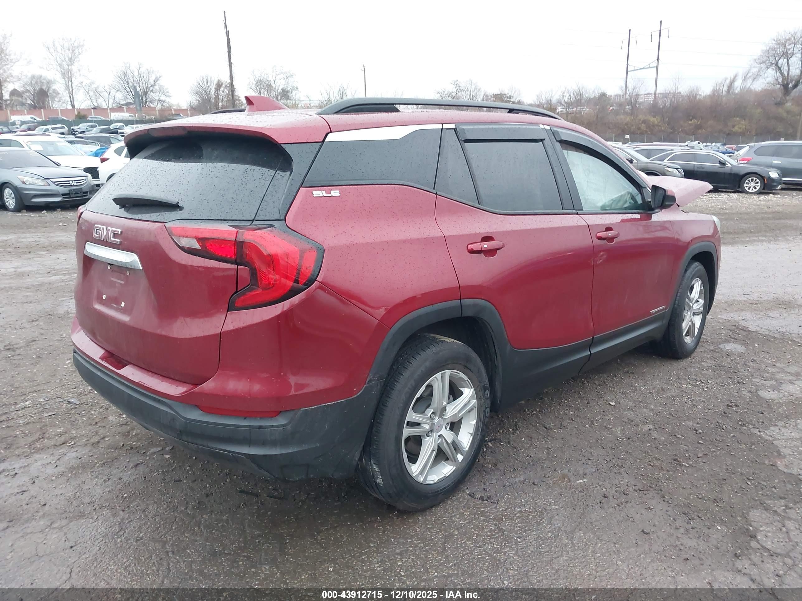 GMC TERRAIN image 4