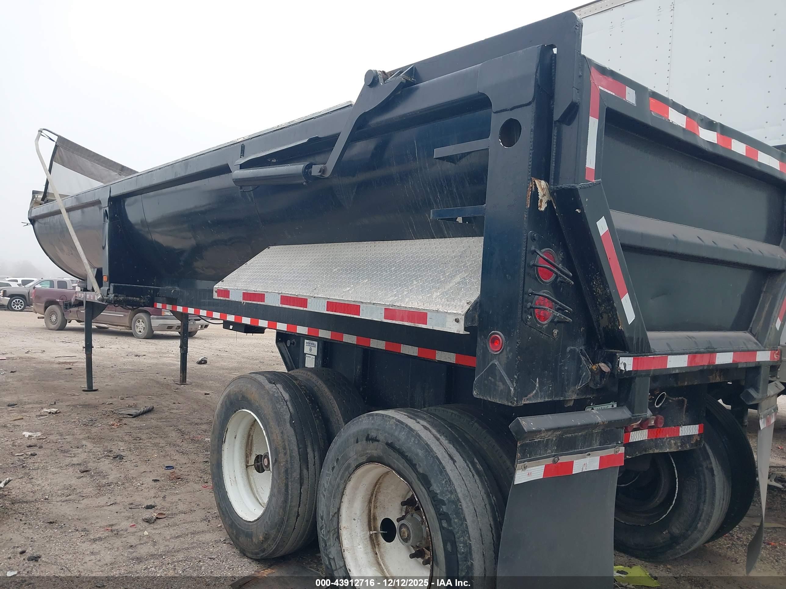 CONSTRUCTION TRAILER image 3