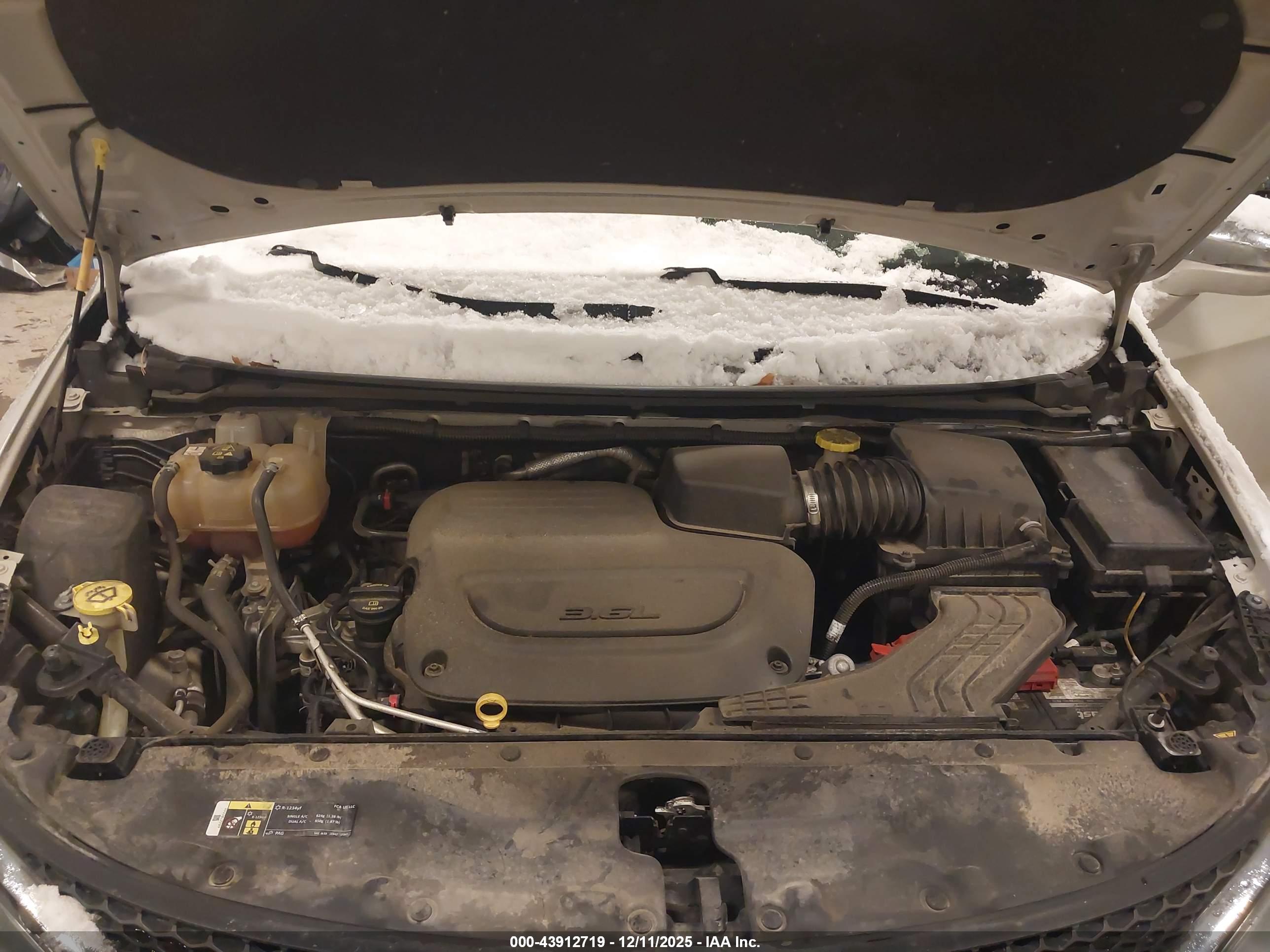 CHRYSLER PACIFICA image 10