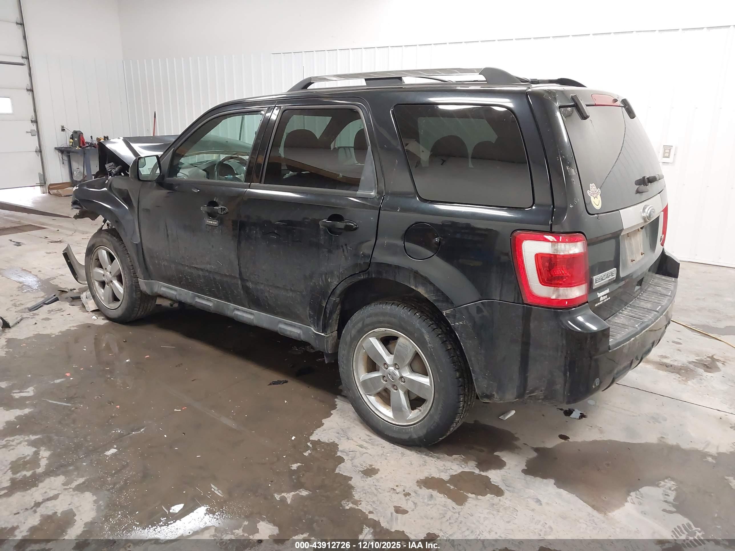 FORD ESCAPE image 3
